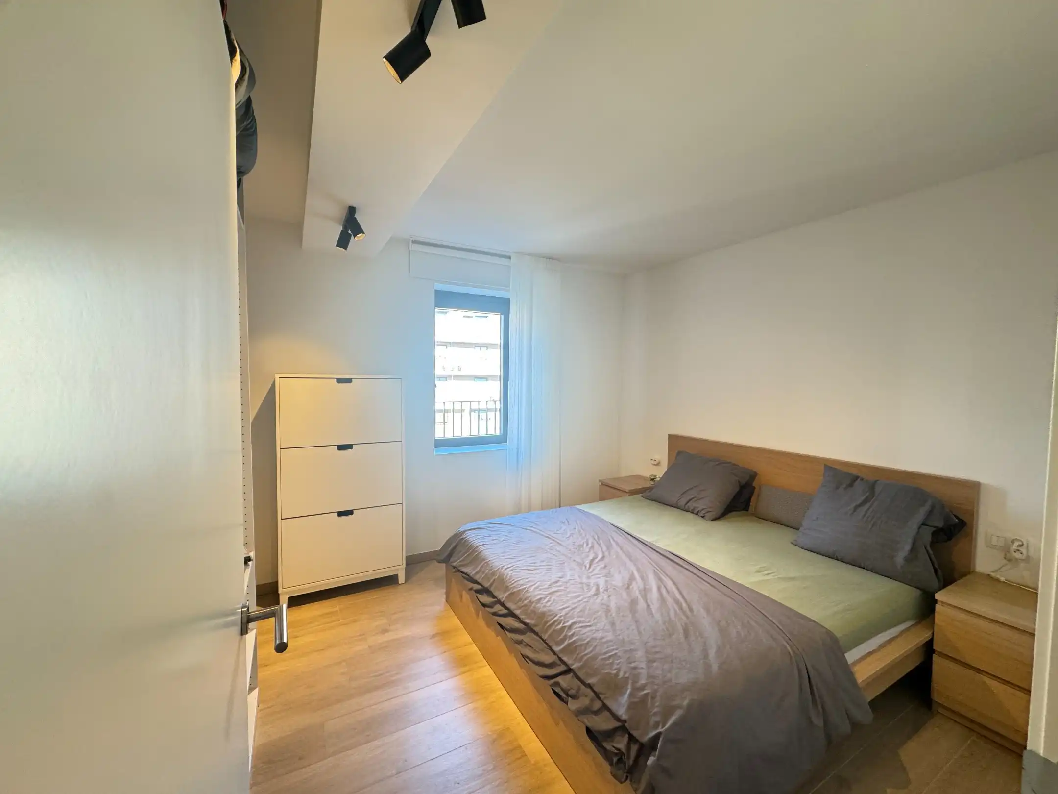 Prachtig gerenoveerd appartement in het centrum van Genk foto 7
