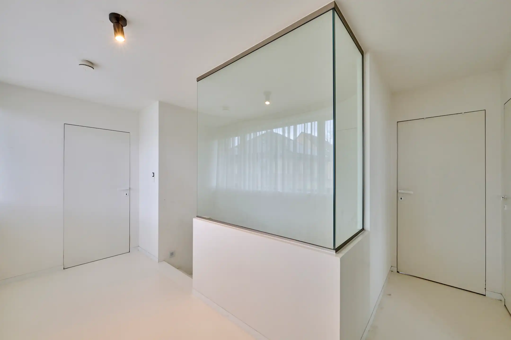 Prachtig vernieuwde villa op een rustige ligging in Genk foto 17