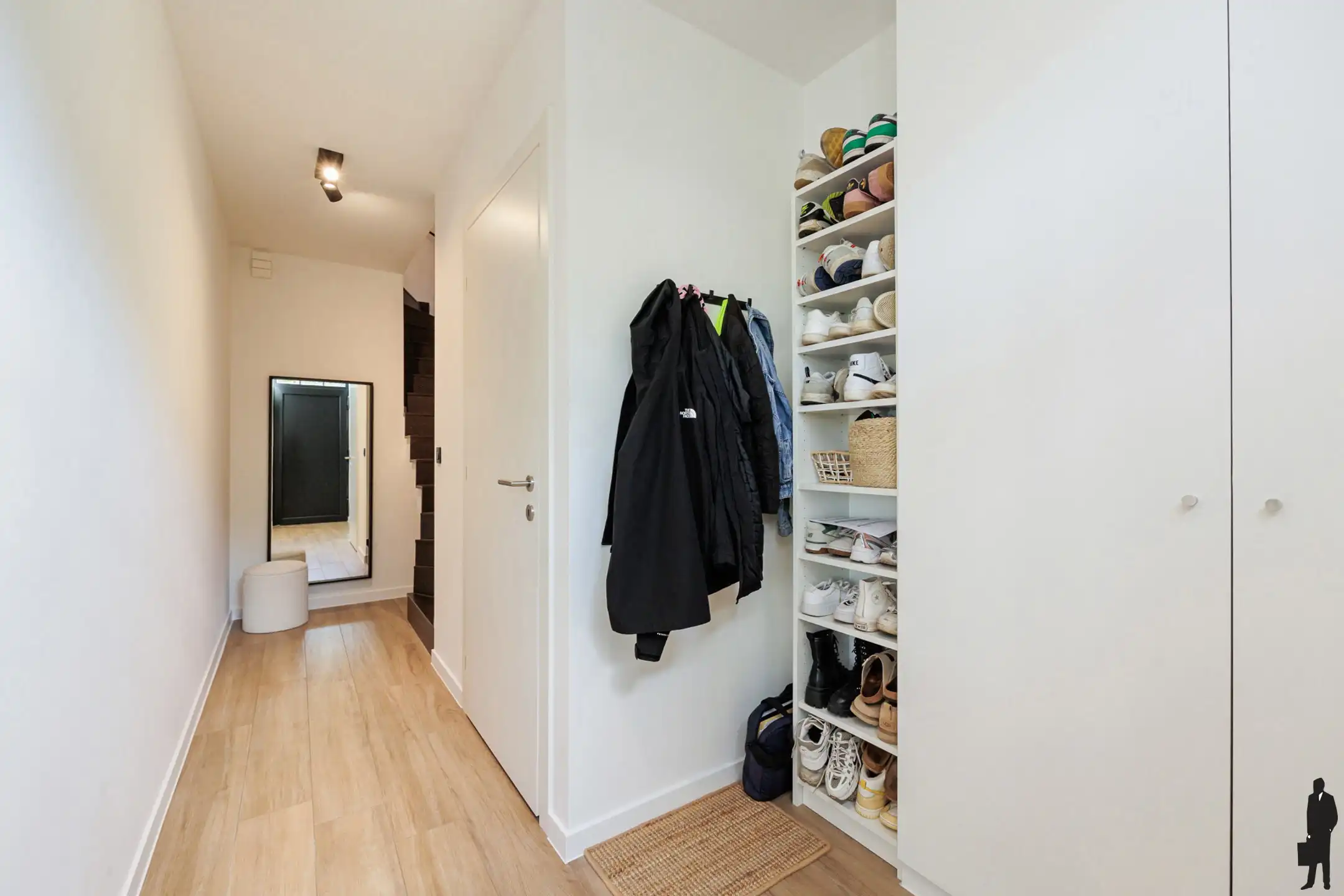 Stijlvolle gezinswoning met 4 slpk & garage in Melsele foto 2