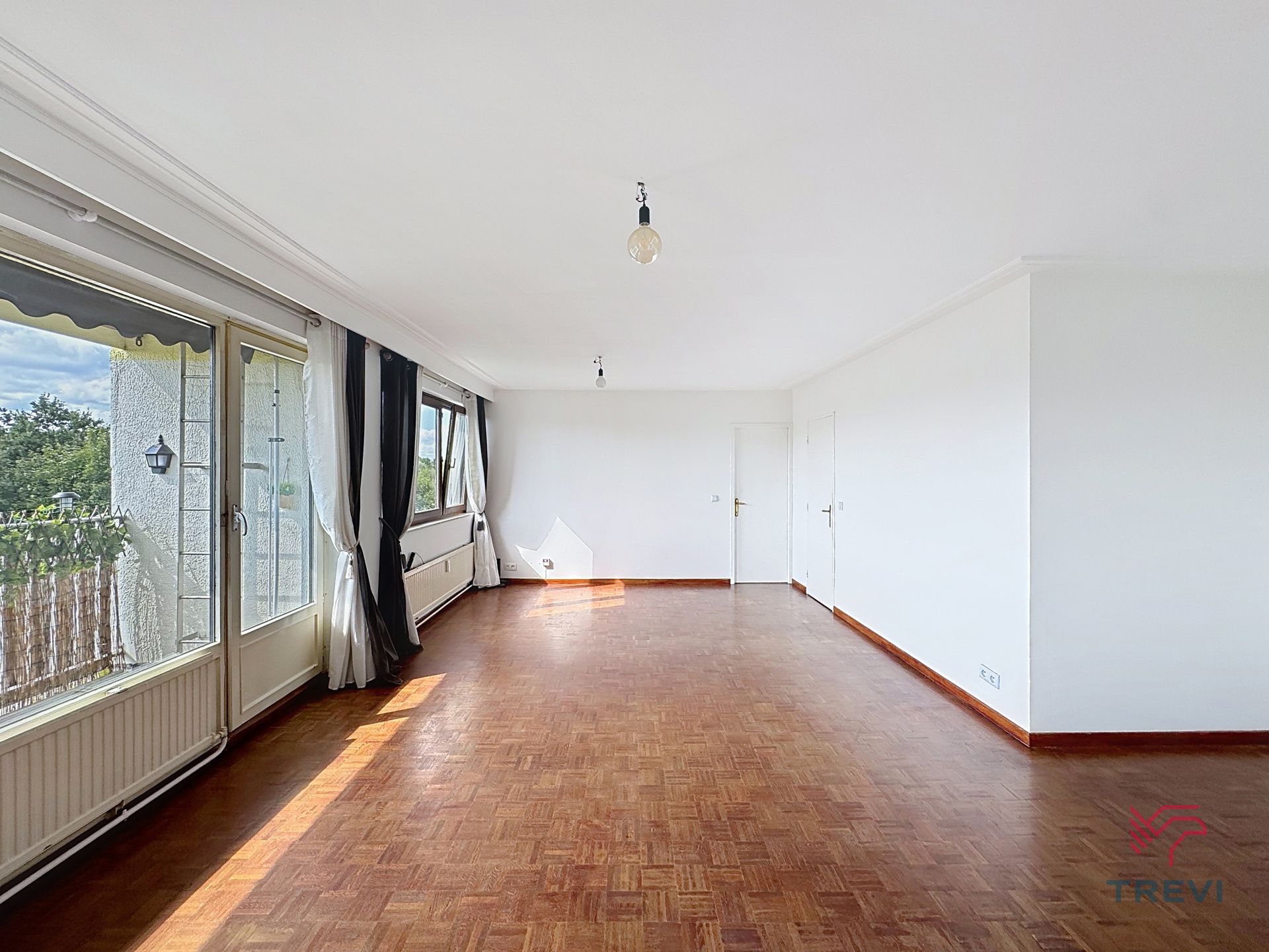 Mooi appartement met 1 slaapkamer van ± 63 m² foto 2
