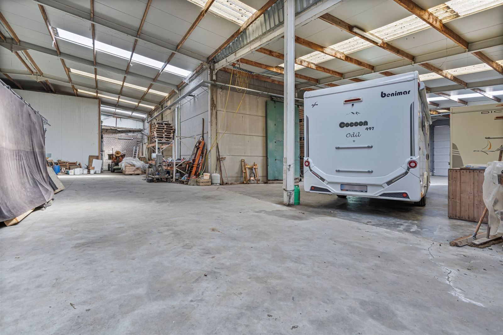 Te renoveren woning met schuur en loodsen  foto 27