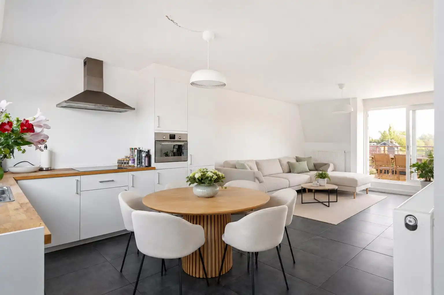Modern duplex appartement met groot terras te Willebroek! foto 2