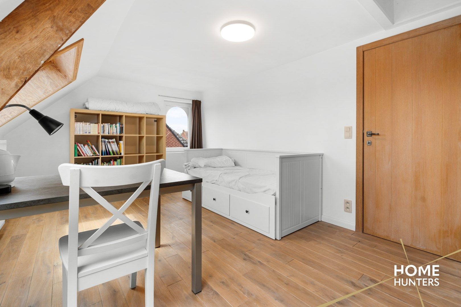 Instapklare gezinswoning met groot bijgebouw in Lichtervelde foto 18
