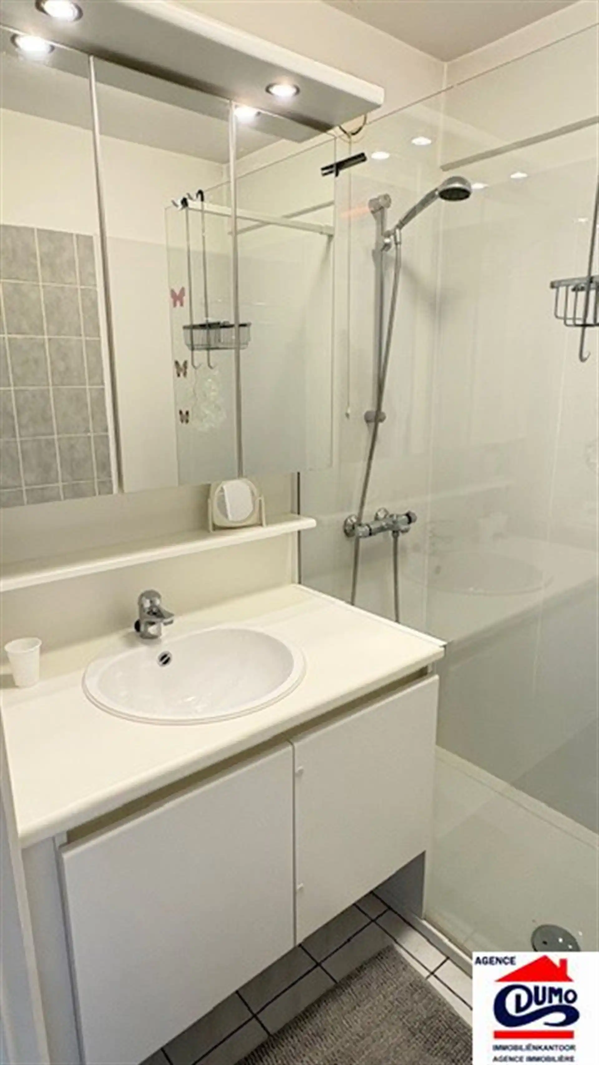 Instapklaar appartement met 2 slpk, lateraal zeezicht foto 15