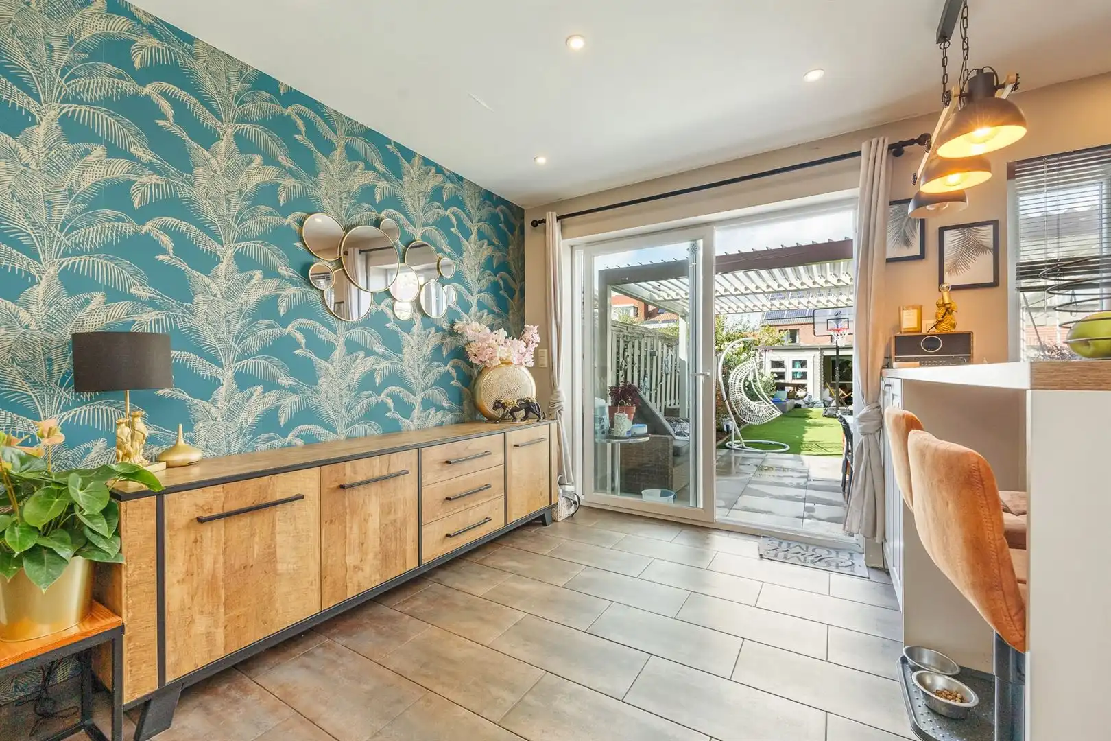 Ruim wonen in Tuinwijk met tuin, garage en vier slaapkamers foto 4