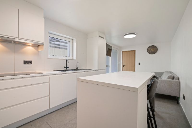 Hedendaagse - instapklare - zeer netjes onderhouden woning! foto 15