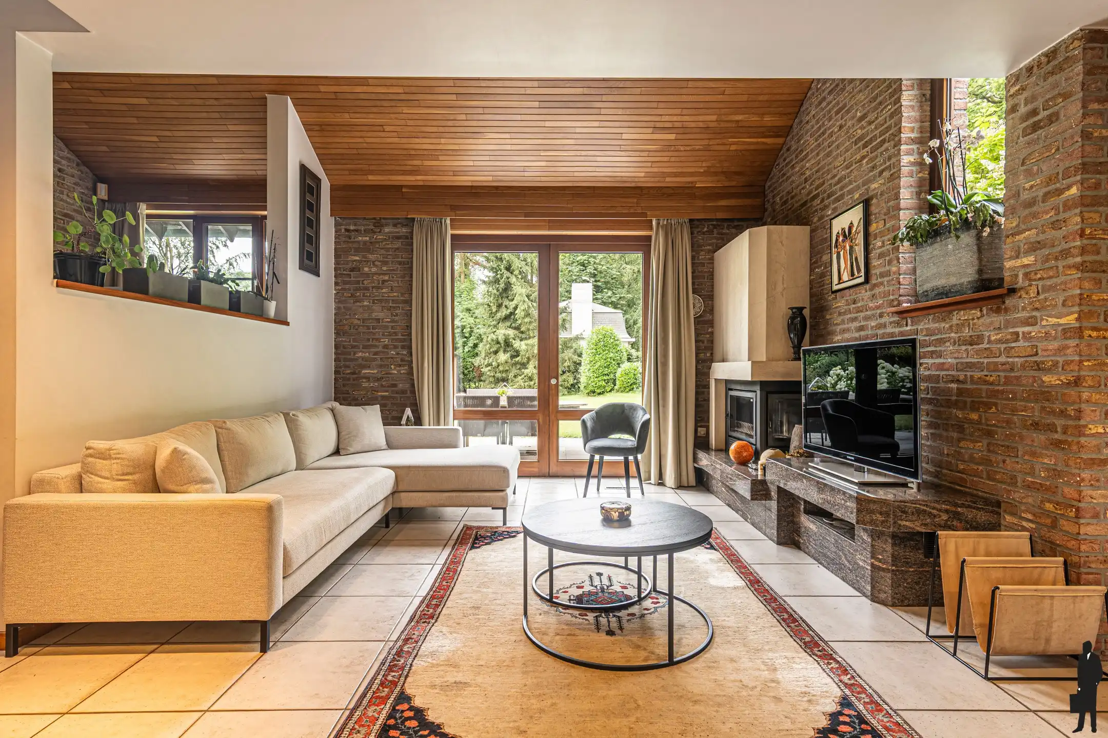 Split-levelwoning op een zonnig perceel van ca. 1.443 m² foto 3