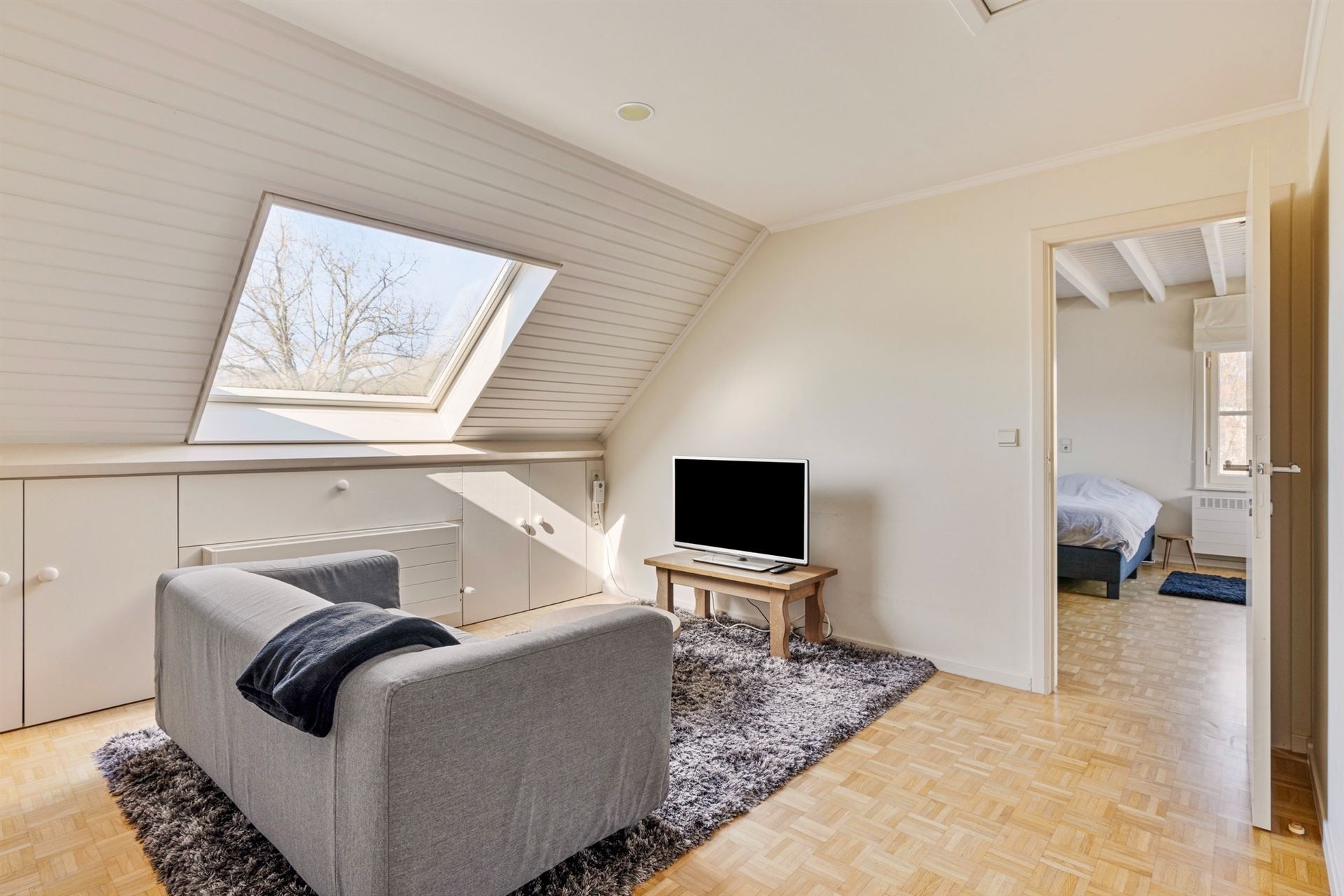 Charmante en ruime villa op rustige locatie foto 19