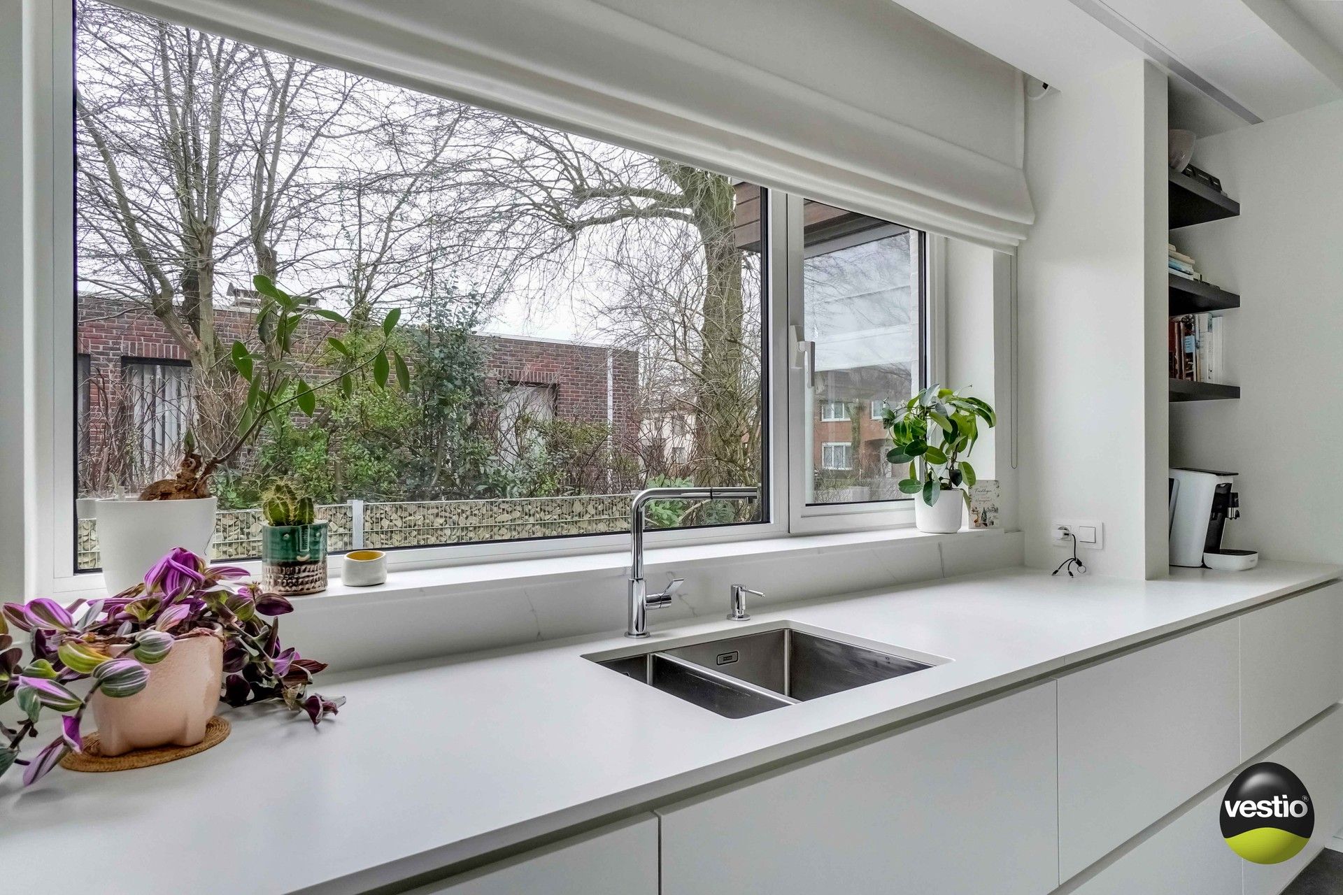 MODERNE, GERENOVEERDE BUNGALOW OP 17,34 ARE foto 14