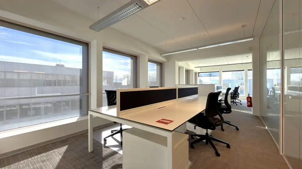 Volledig uitgerust kantoor te huur langs E313 te Wommelgem foto 9