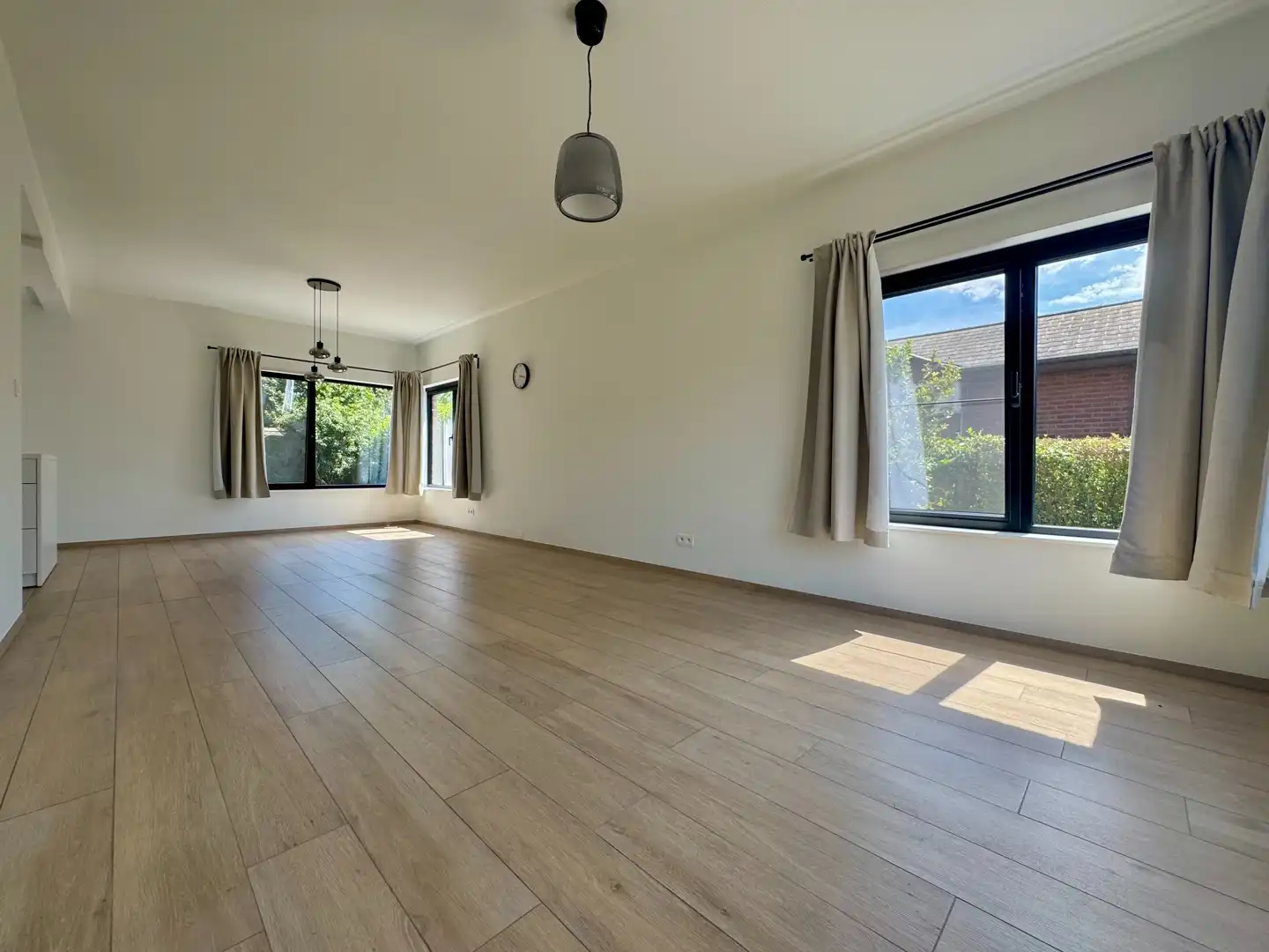 Gerenoveerde vrijstaande woning met 3 slaapkamers te huur foto 4