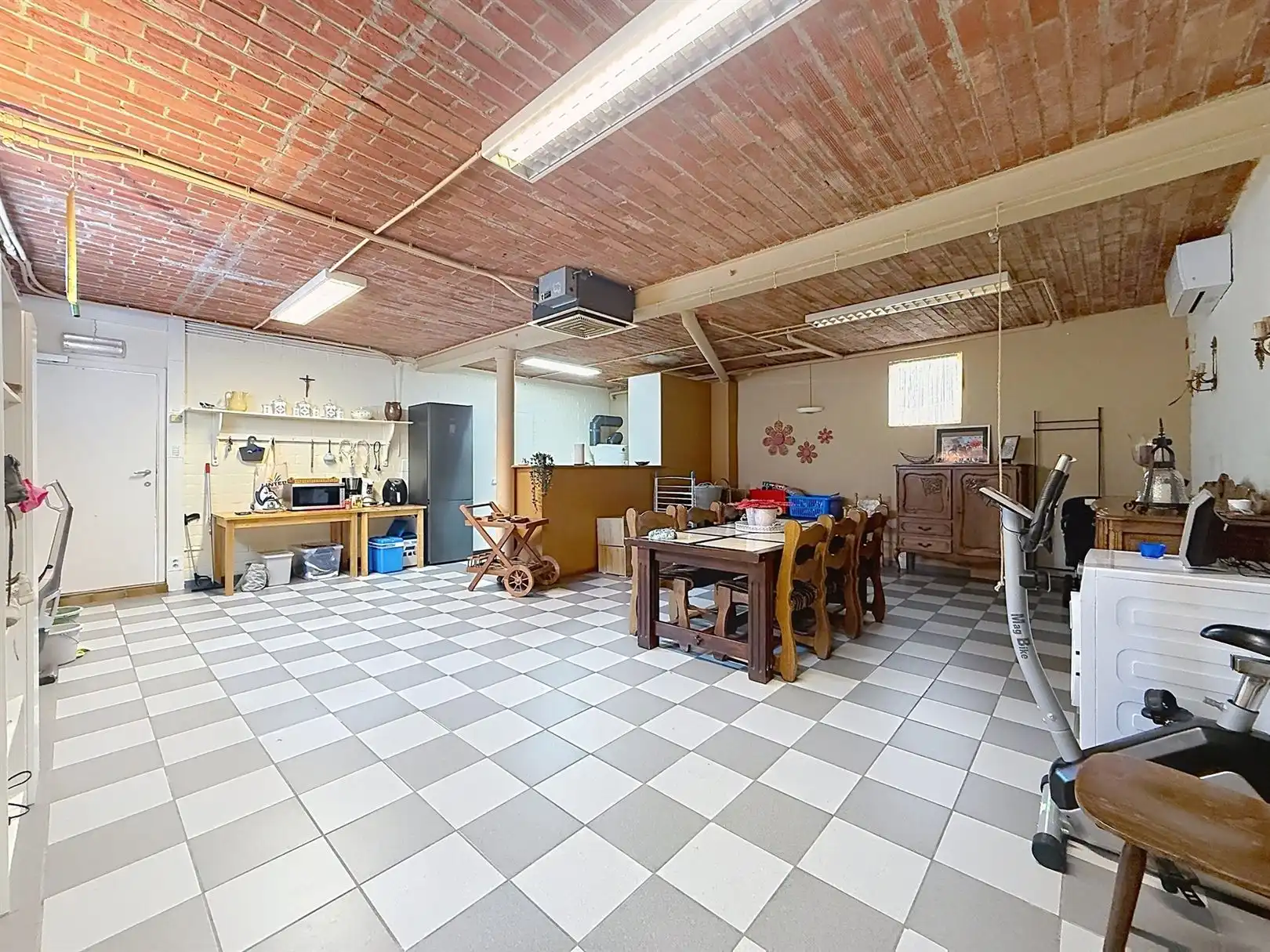 Ruime woning met extra woon- of werkpotentieel  foto 67