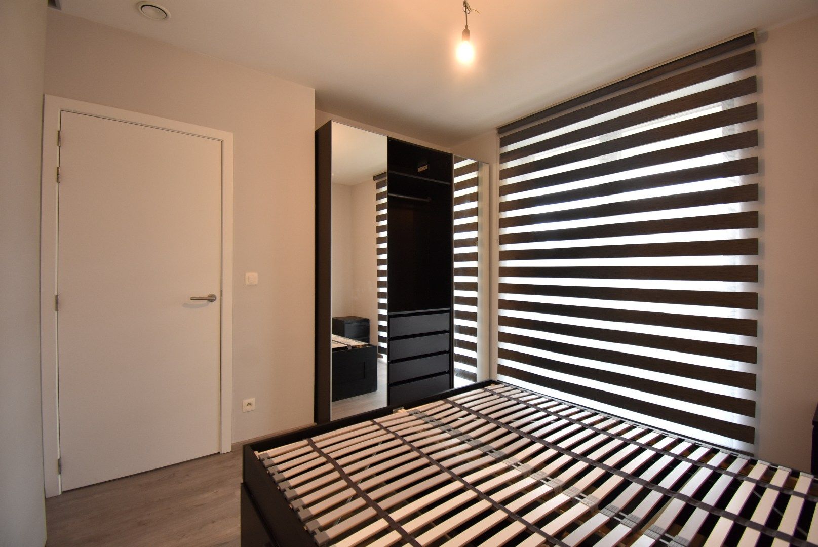 Aantrekkelijk recent gelijkvloers appartement, met 1 slaapkamer, ruim terras, privétuin en standplaats in centrum van Beverst.  foto 17
