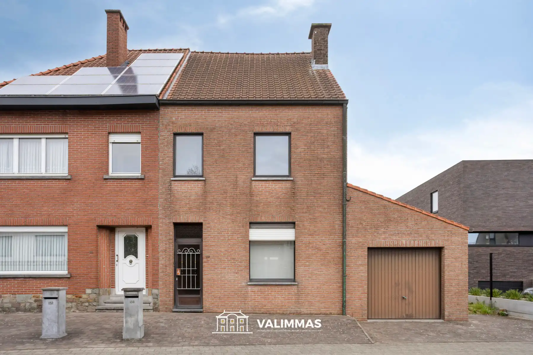 Hoofdfoto van de publicatie: Een driegevelwoning met garage en grote tuin, op ± 26 are !