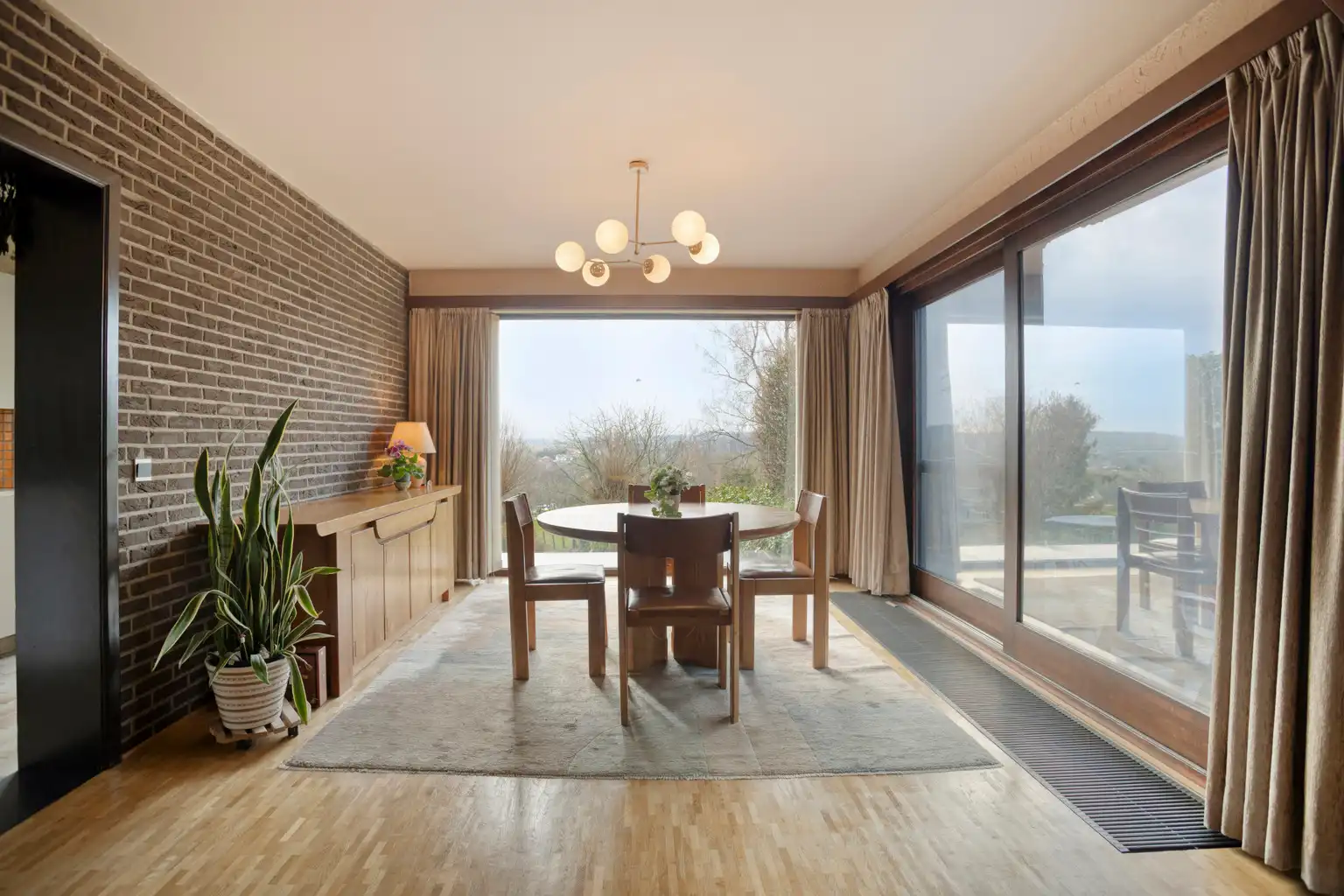 MOOIE ARCHITECTENWONING MET VERZICHT foto 5