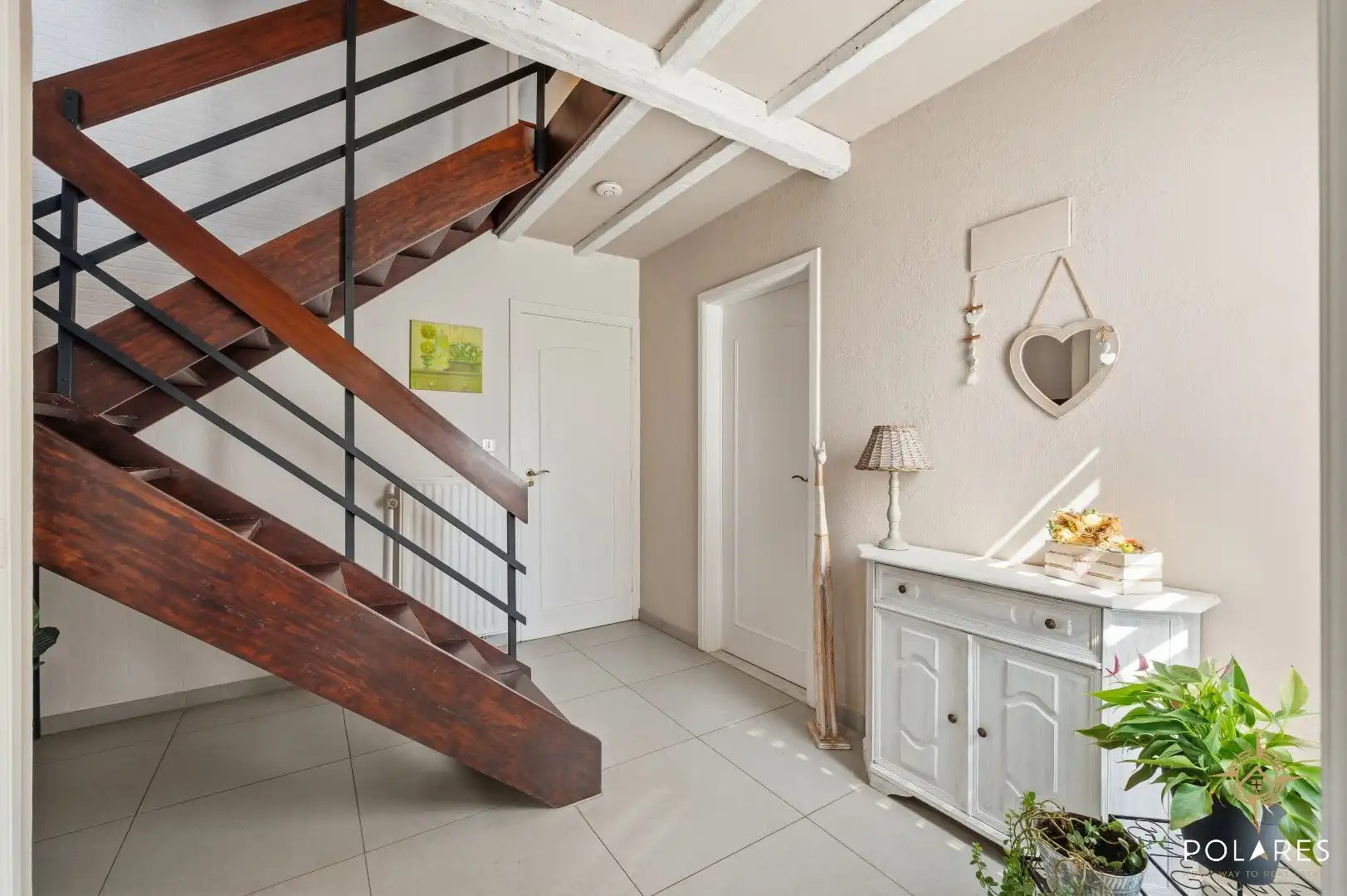 Instapklare halfopen bebouwing met veel privacy op een rustige locatie! foto 5