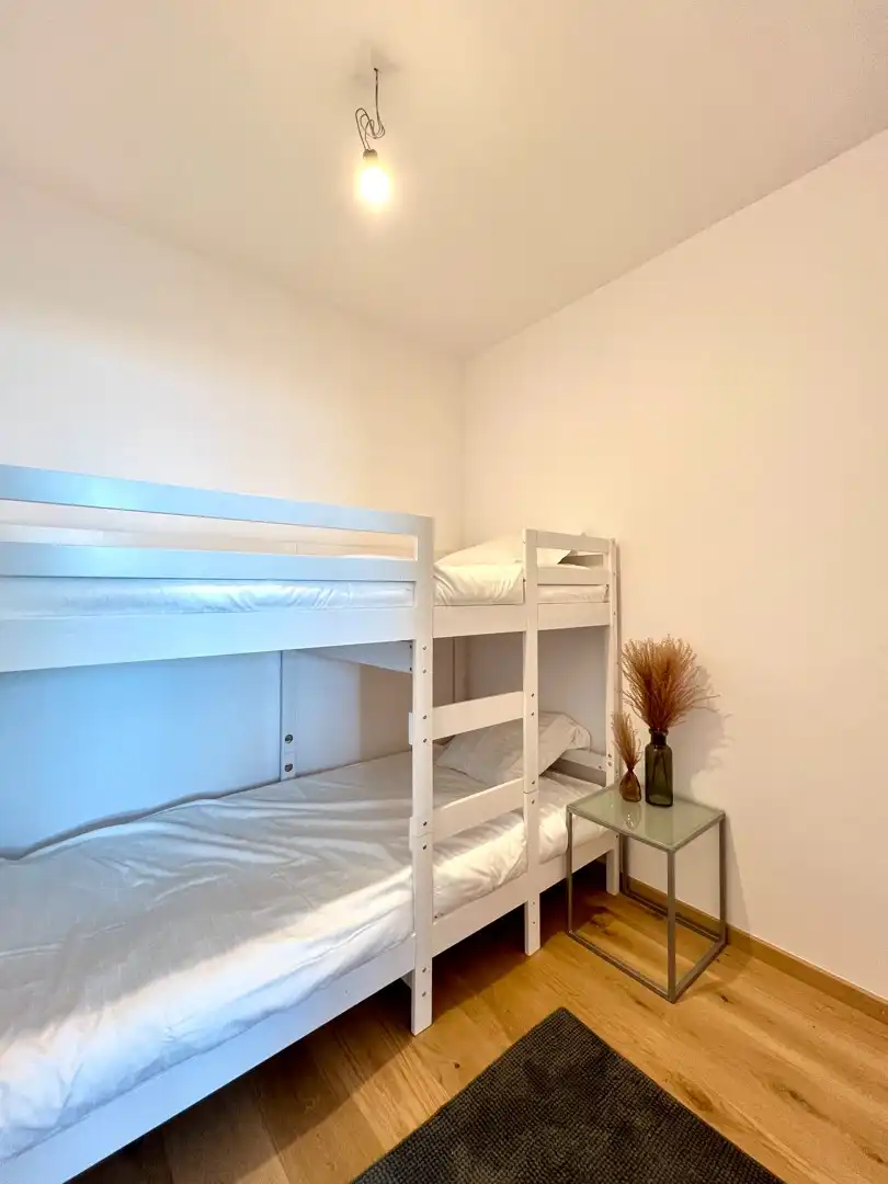 Gerenoveerde studio met slaaphoek op de Zeedijk foto 8