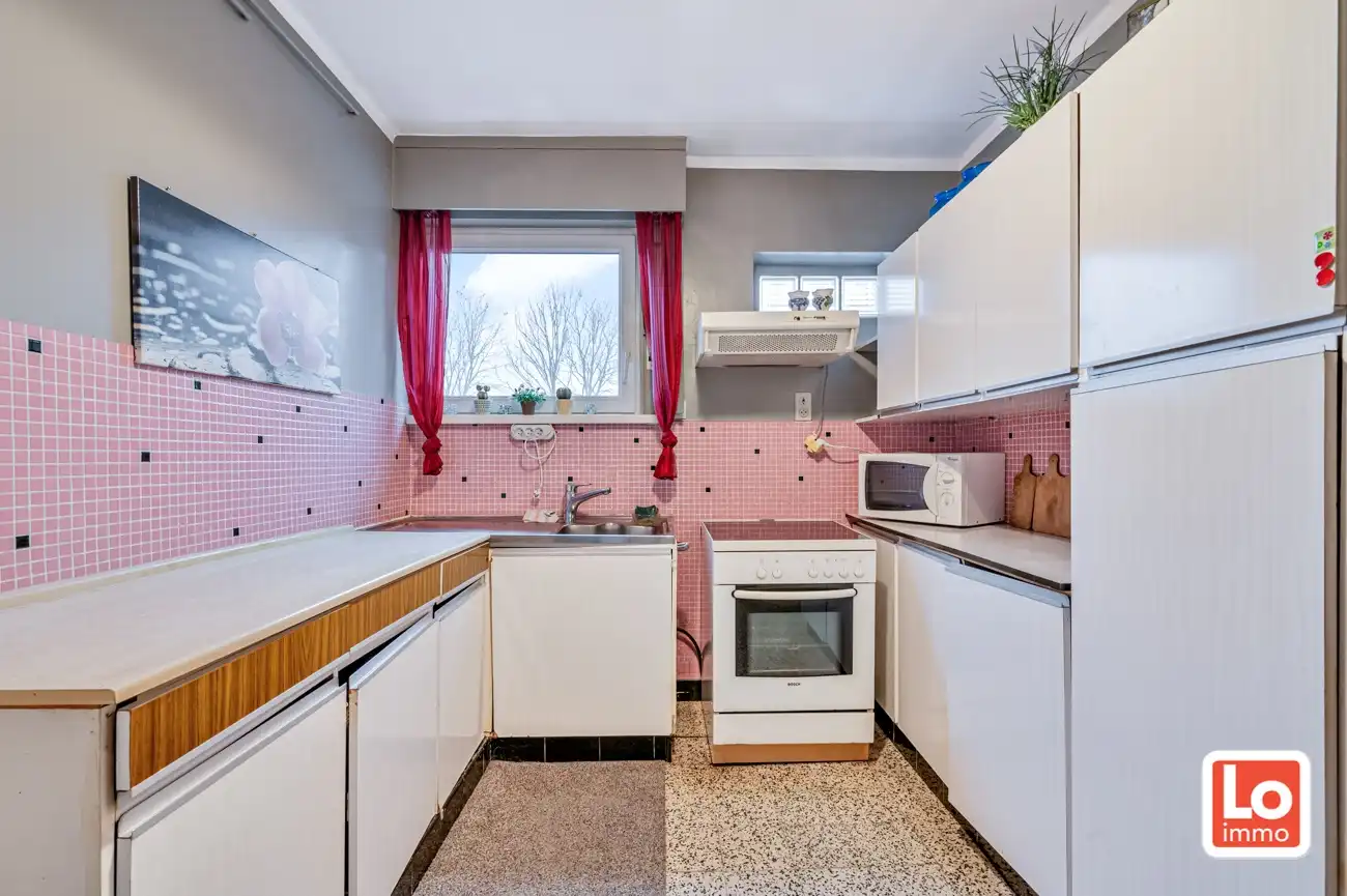 VERKOCHT! Te renoveren open bebouwing op een makkelijk bereikbare locatie in Beervelde. foto 8