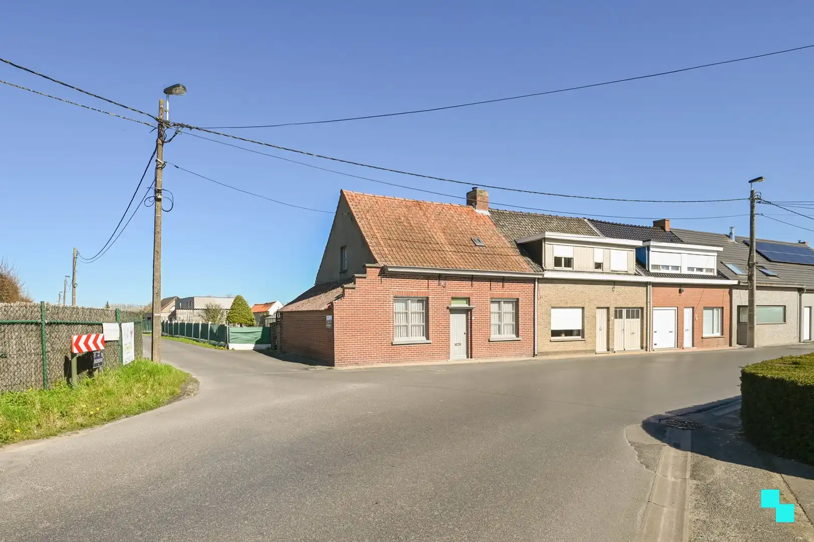 Te renoveren woonst landelijk gelegen tussen Izegem en Ardooie foto 2