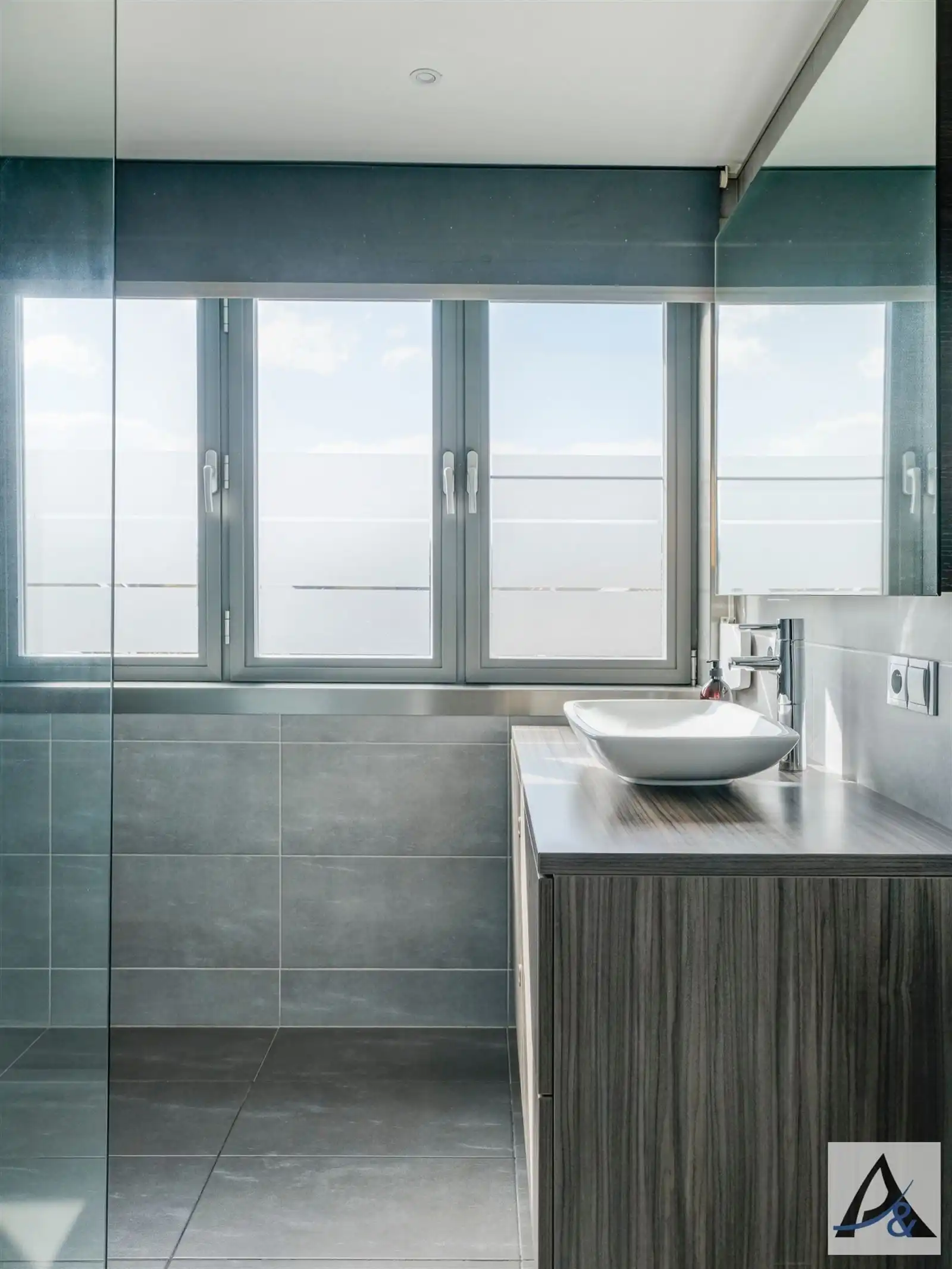 Instapklare eengezinswoning met prachtige tuin! foto 31