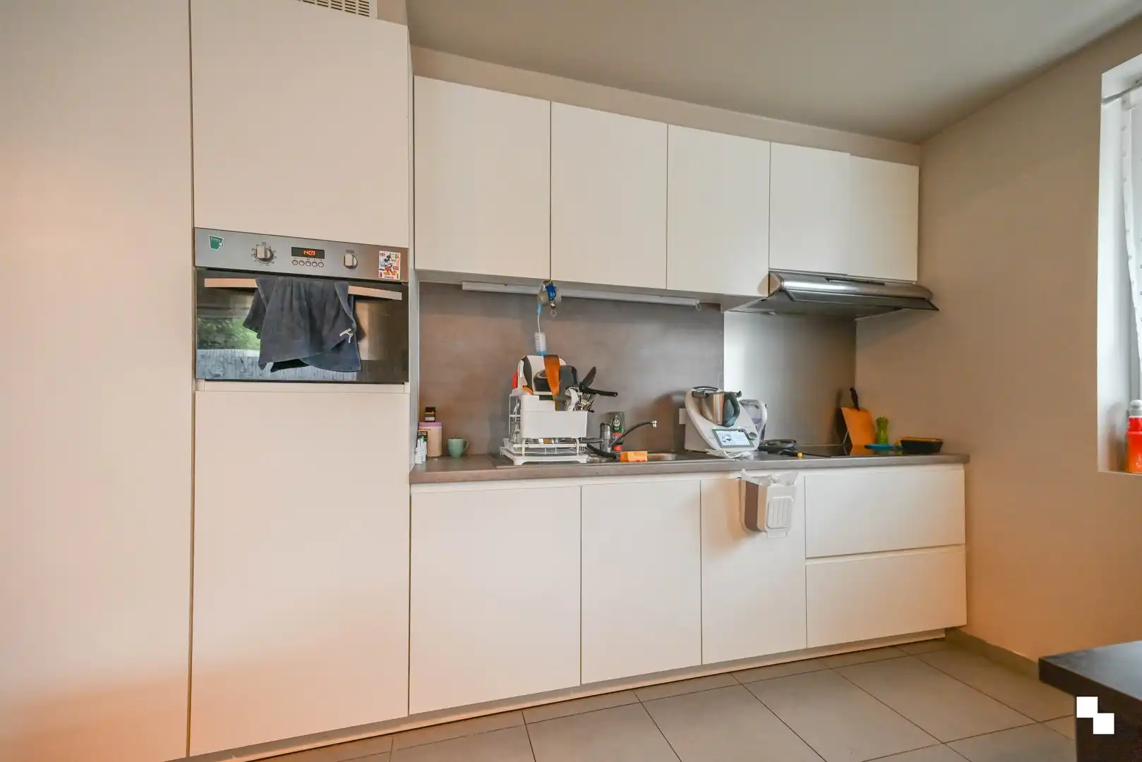 Recent gelijkvloers appartement met 2 slaapkamers en carport foto 4