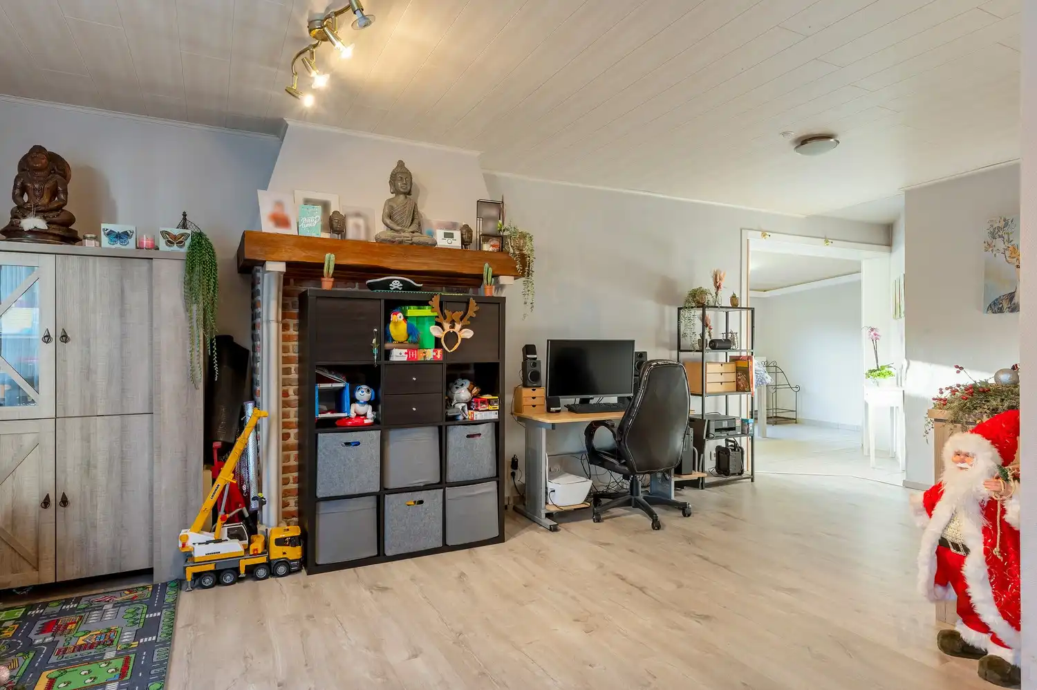 Uiterst gunstig gelegen kantoor met woonst. foto 41