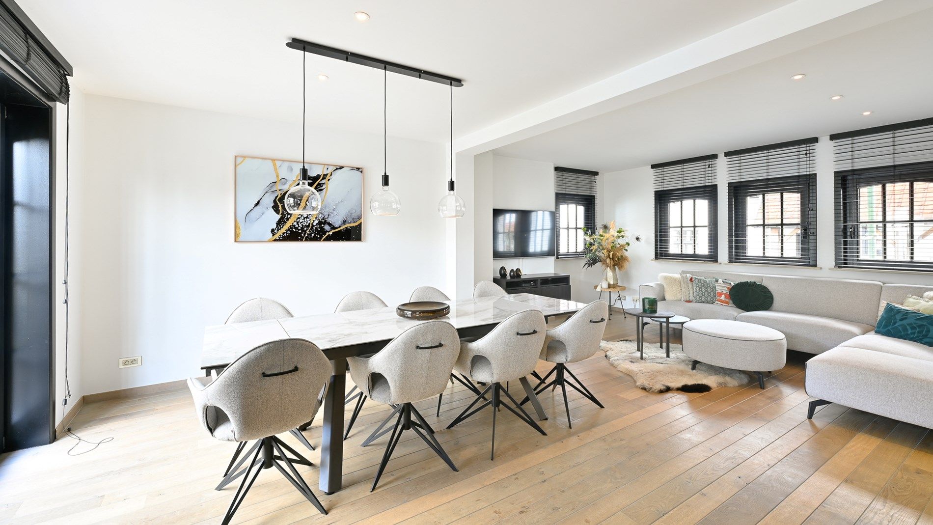 Exclusieve woning met 5 slpks. foto 2