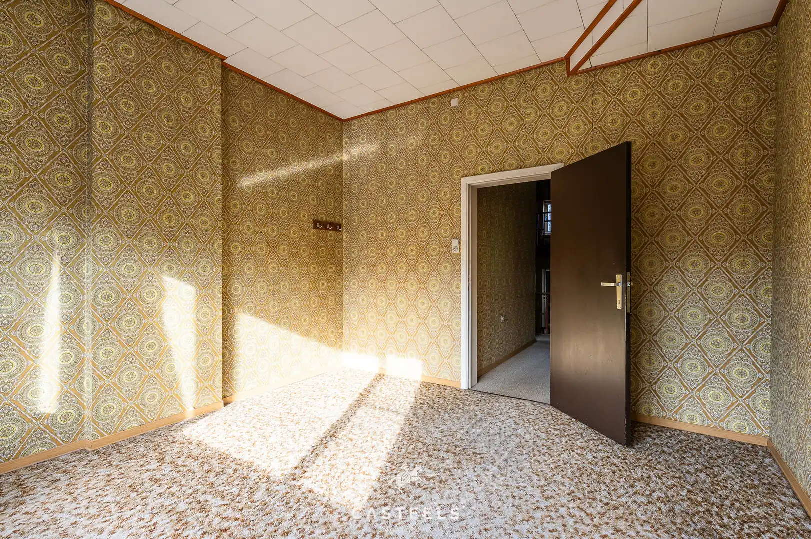 Ruime, te renoveren woning te koop in Gent foto 17