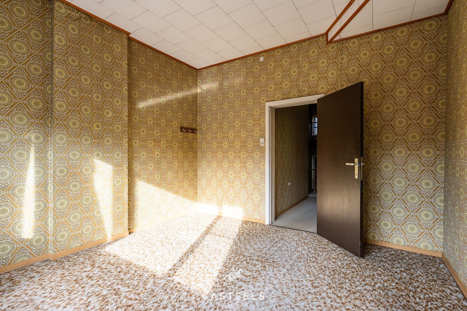 Ruime, te renoveren woning te koop in Gent foto 17