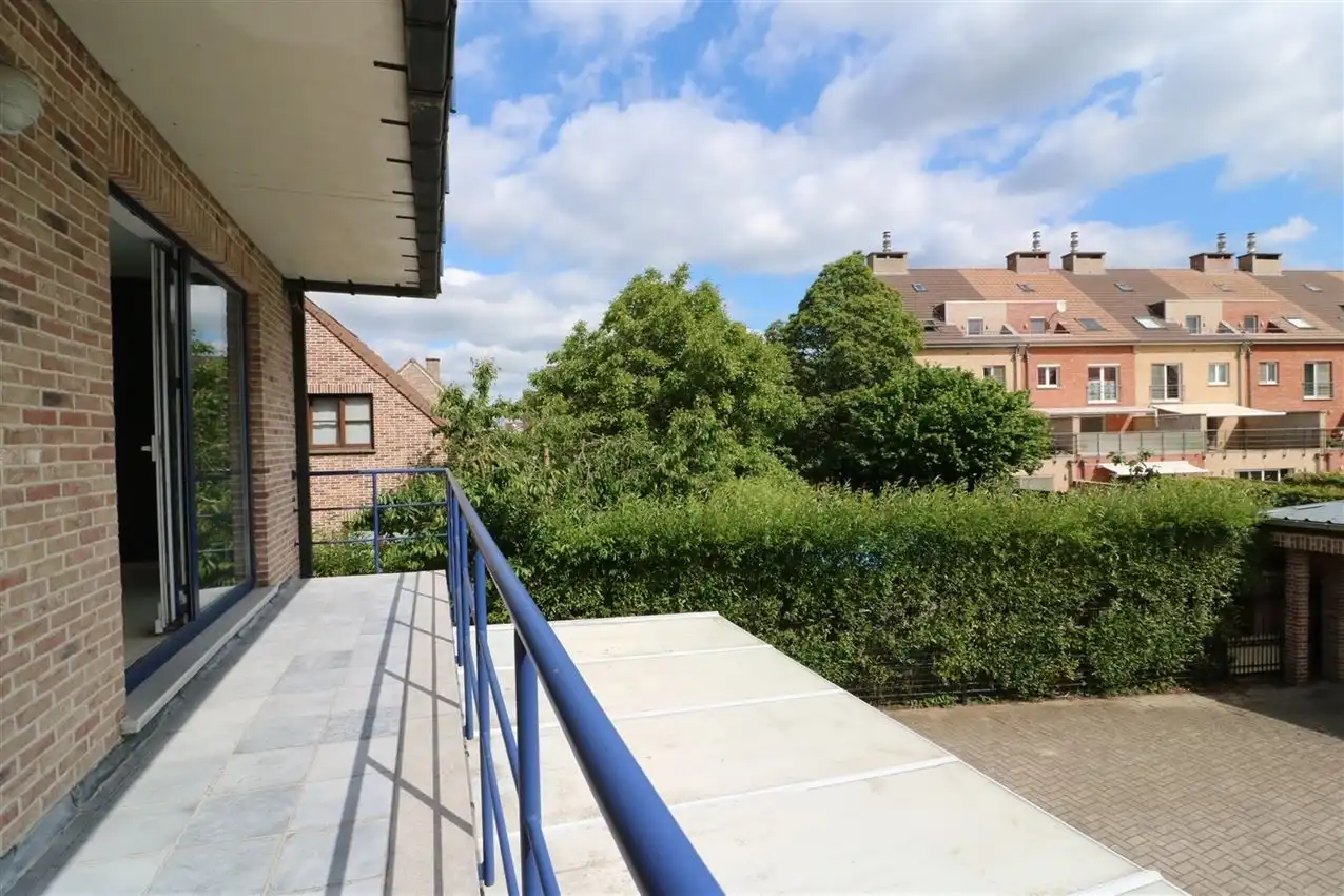 Appartement met 2 slpk., grote garage en terras, rustige ligging foto 17