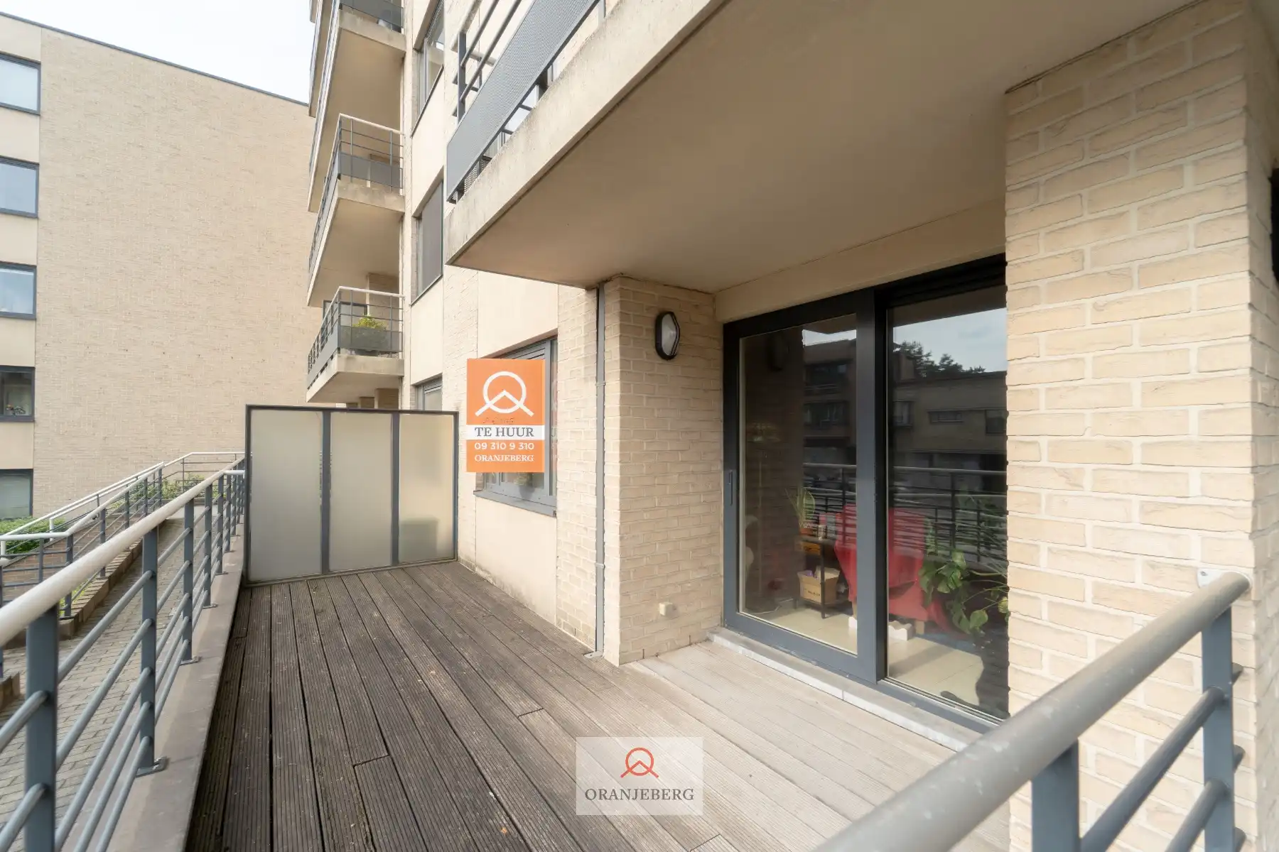Gelijkvloers 3 slpk appartement met groot terras vlakbij Station foto 32