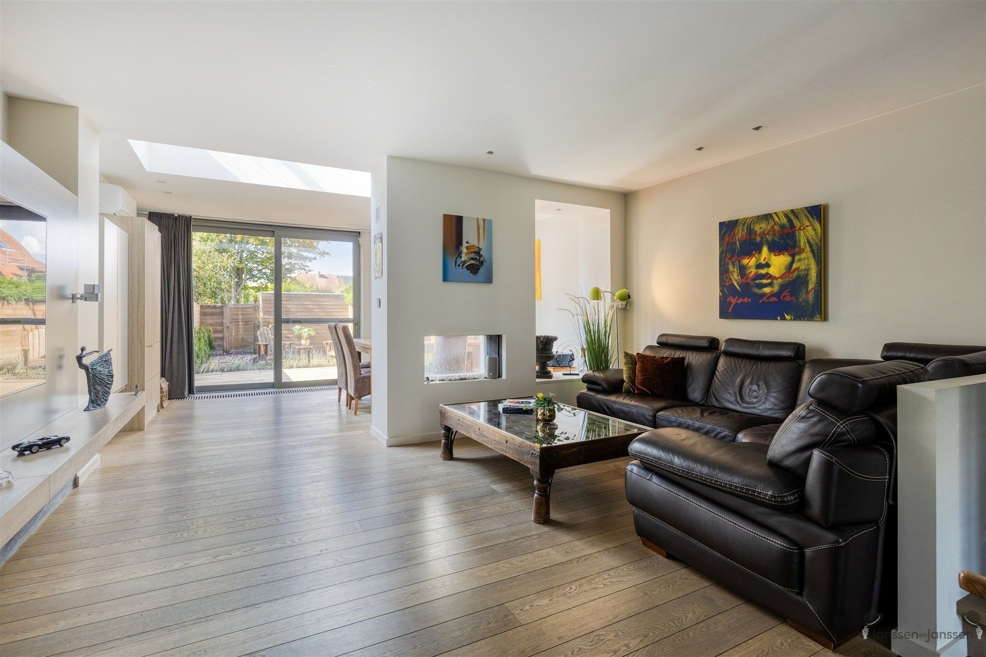 Volledig gerenoveerde designwoning met hoogwaardige afwerking in Mortsel foto 3
