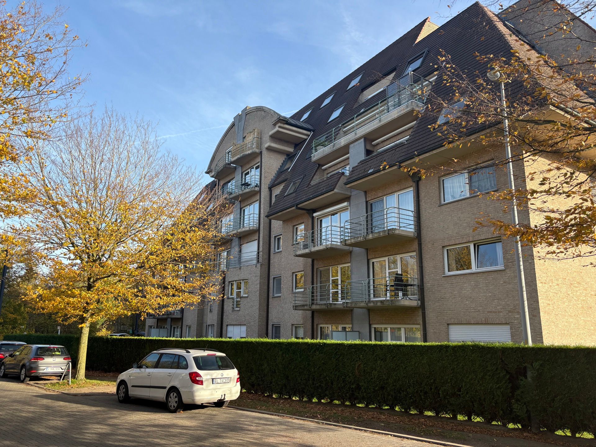 Ruim bemeubeld appartement te Sint-Denijs-Westrem foto 2