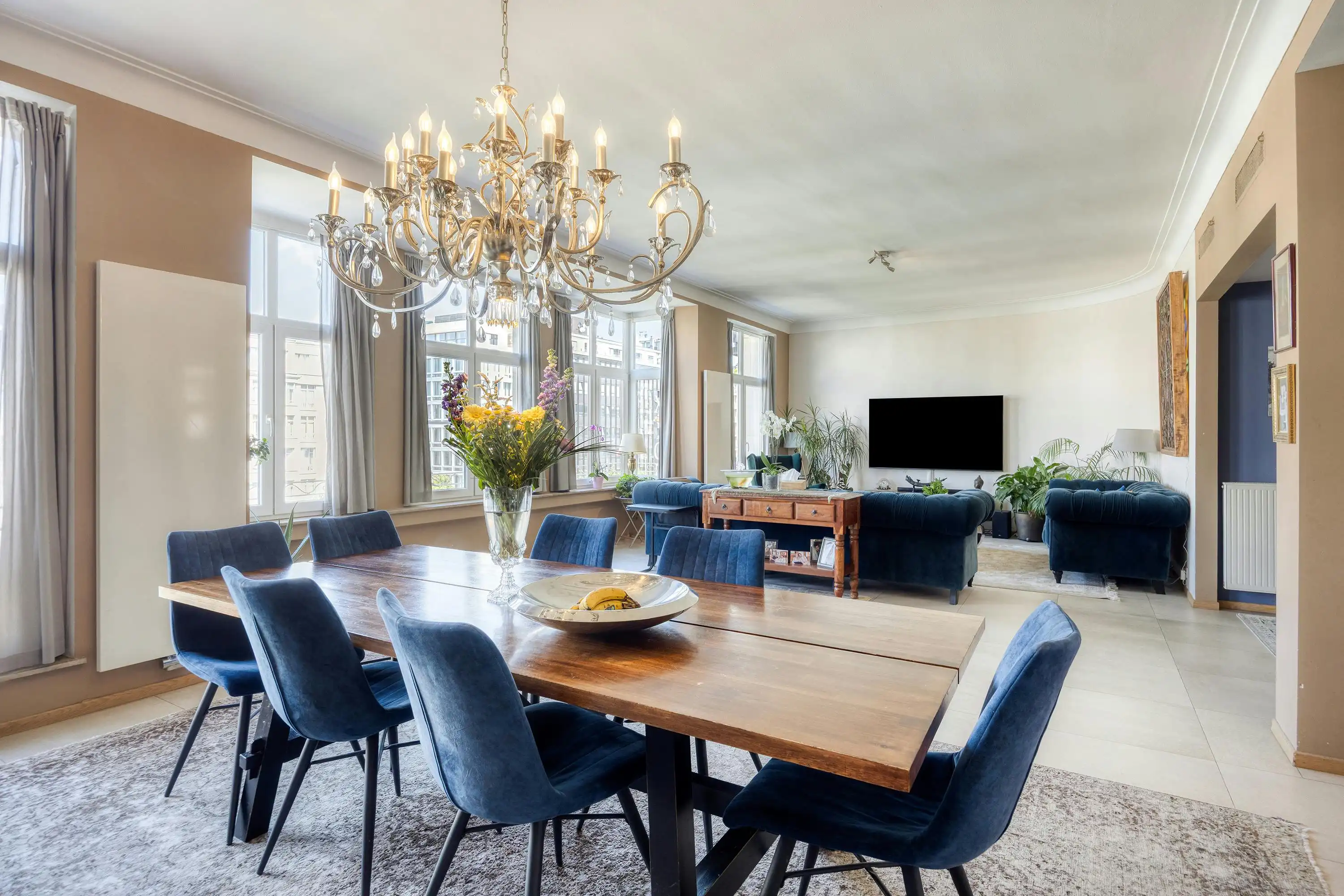 Uniek appartement (ca. 172m²) te koop in centrum Antwerpen foto {{pictureIndex}}