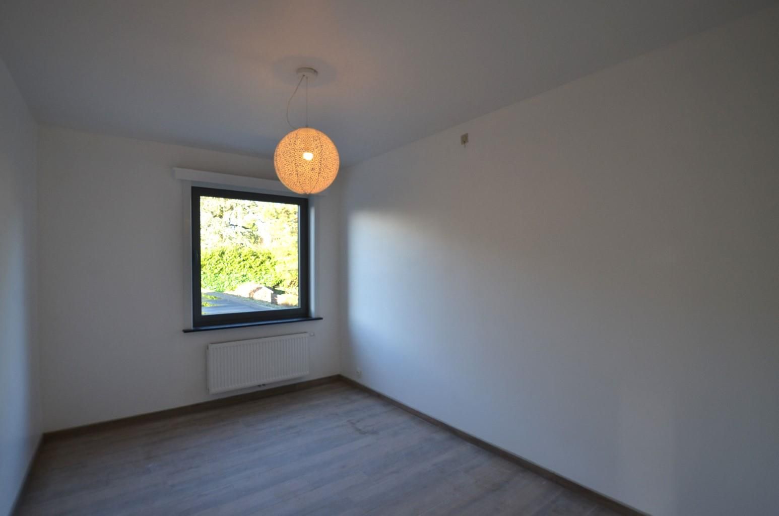 Prachtig gerenoveerd app met 2 slpk + garagebox foto 7