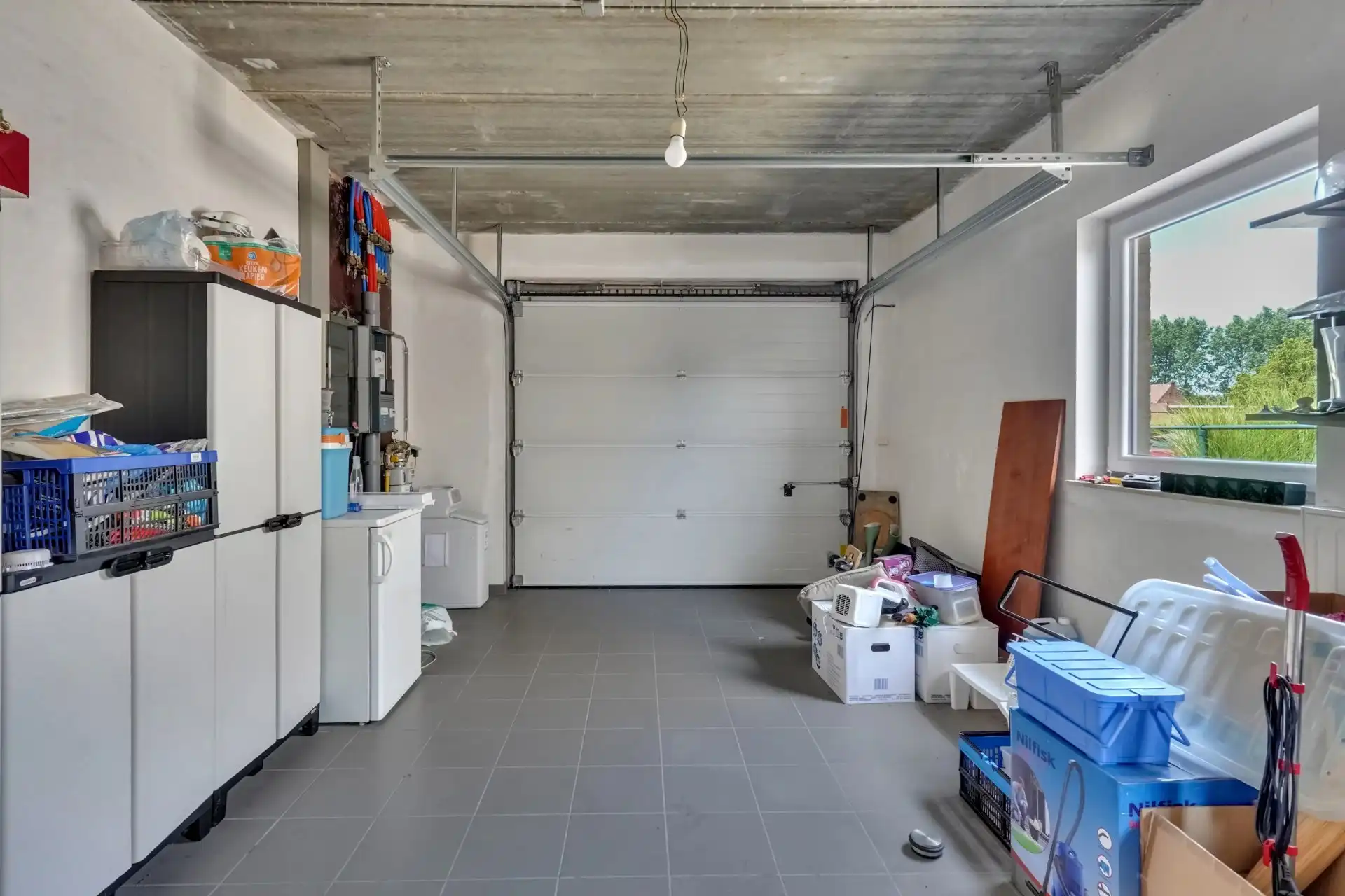 Ruime open bebouwing met zonnige tuin foto 31