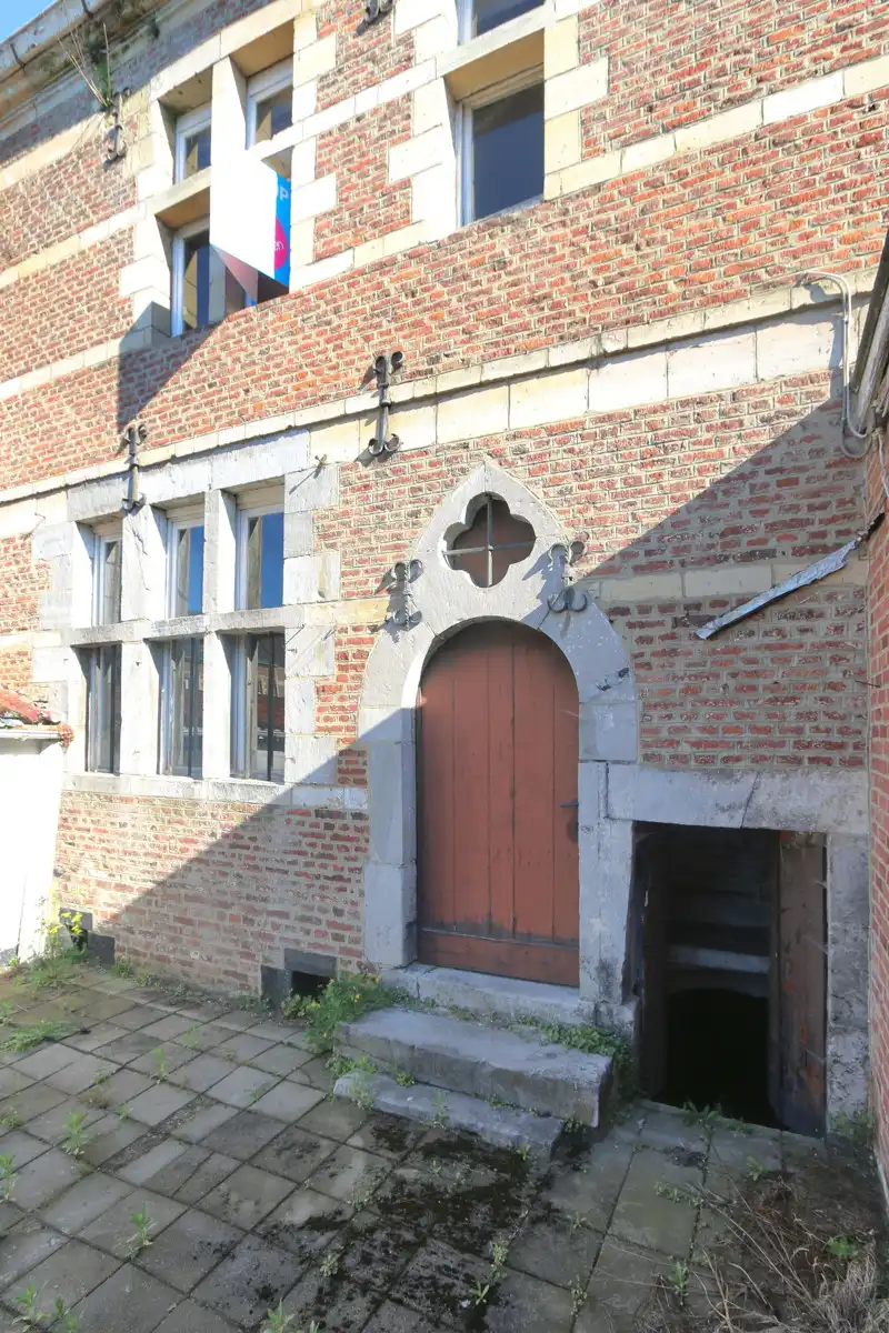 Authentieke begijnenwoning + bouwperceel met 6 garageboxen foto 22