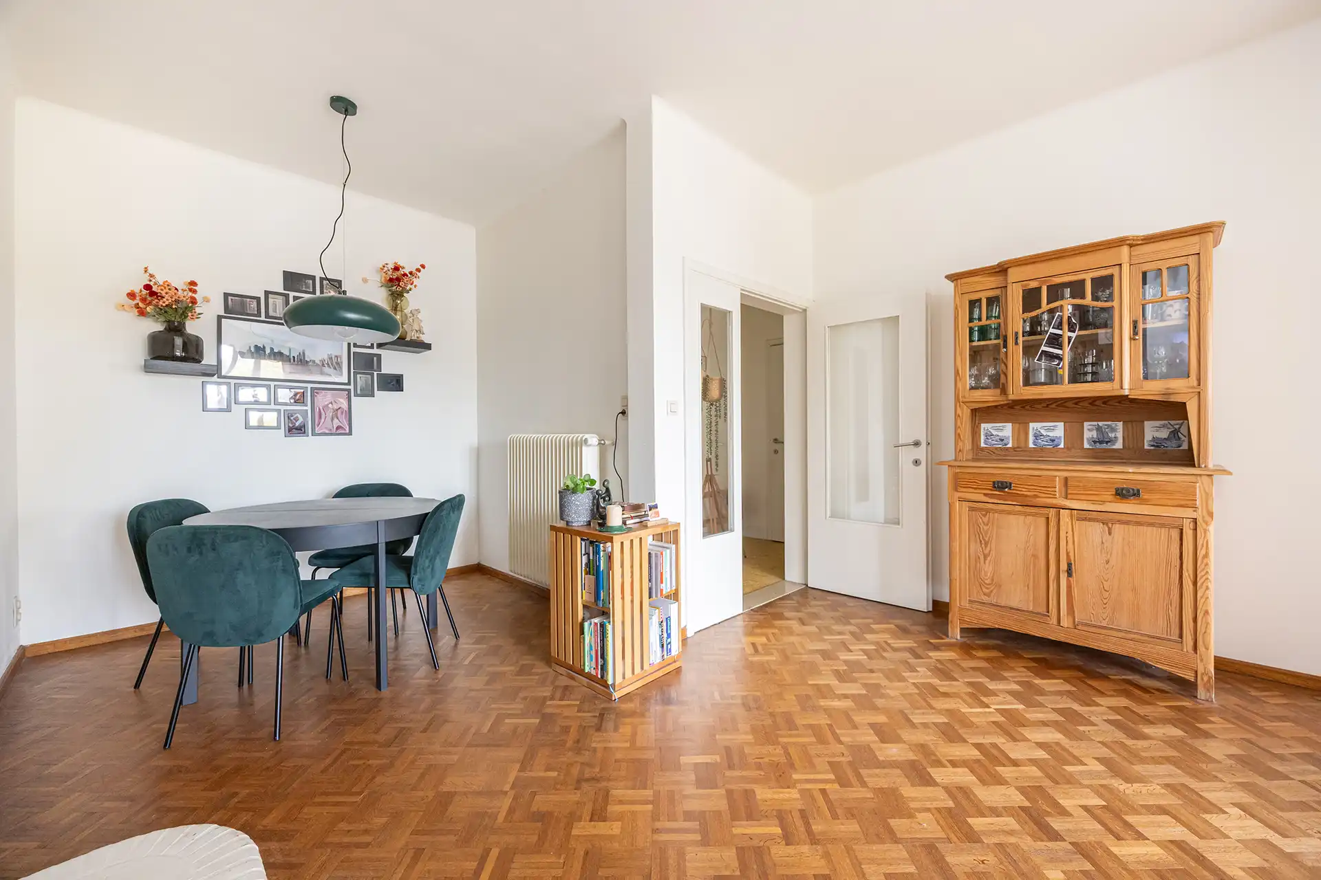 LICHTRIJK APPARTEMENT MET TERRAS IN CENTRUM MORTSEL foto 4