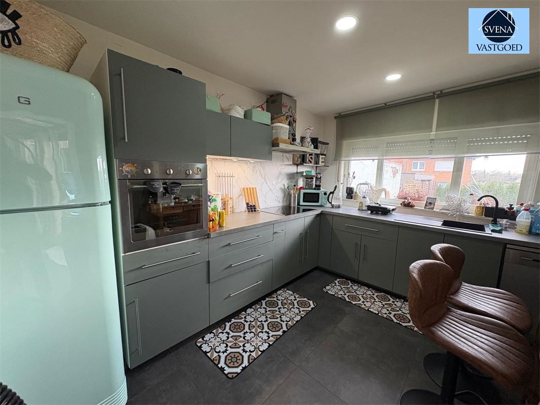 ZEER MOOIE EN EIGENTIJDSE WONING MET 4 SLAAPKAMERS foto 6