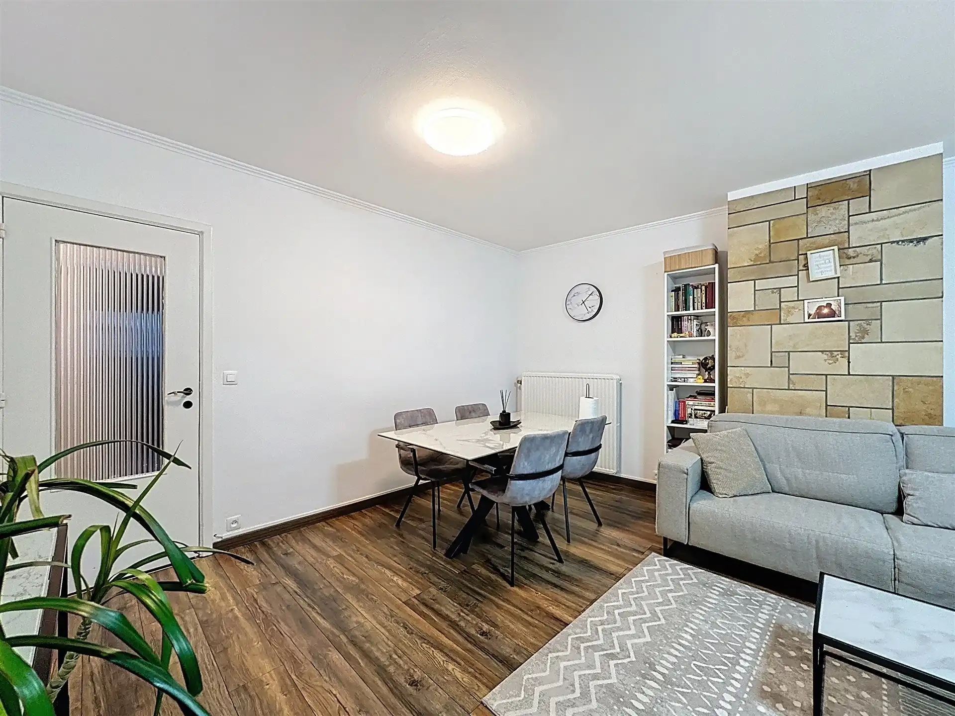 Instapklaar 2 slk- appartement op toplocatie in Sint-Niklaas foto 3