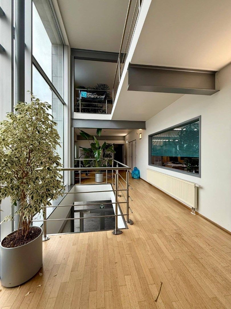 Handelsgelijkvloers met depot en weldra 2 lofts of 4 appartementen. foto 21