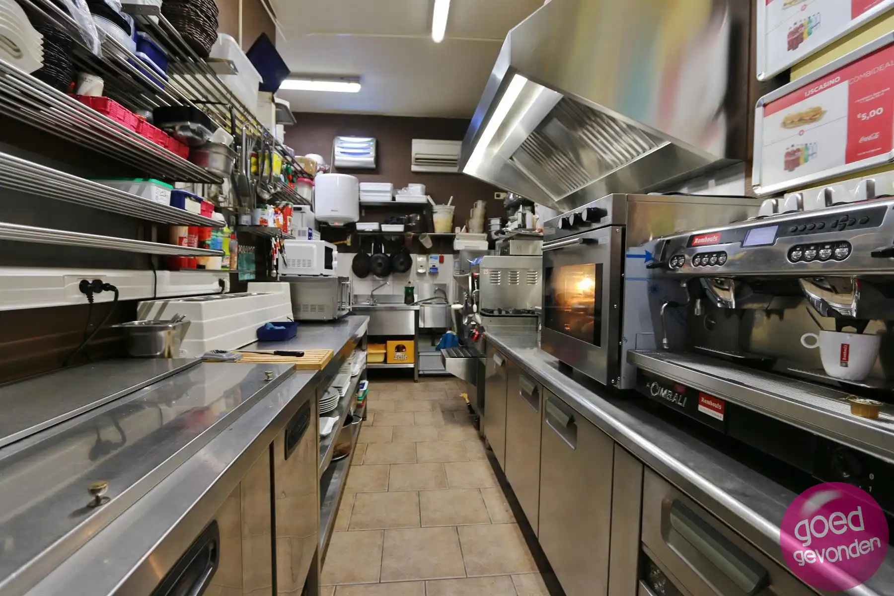 Handelsfonds - ijs en broodjesbar - parking - terras foto 20