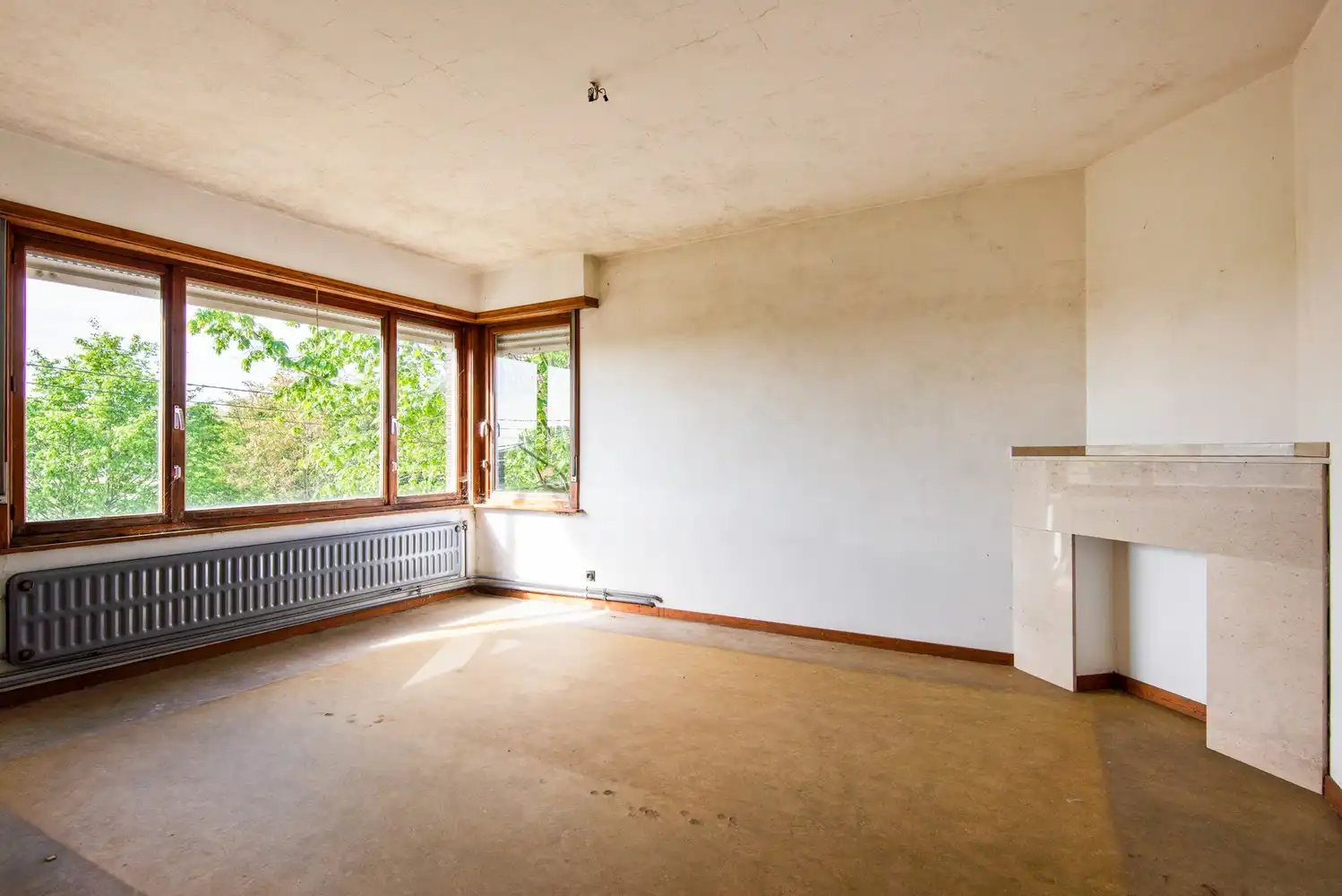 Te renoveren woning met karakter op toplocatie in Borsbeek. foto 18