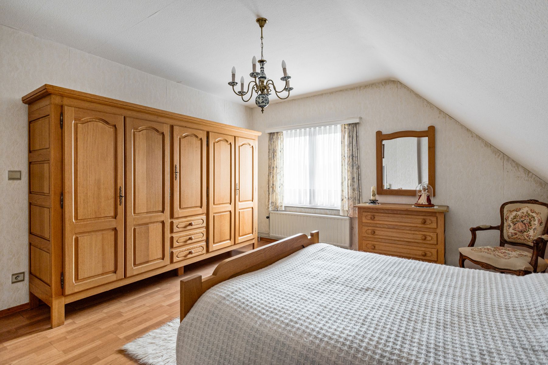 Ruime gezinswoning met tuin en garage op 856 m2 foto 16