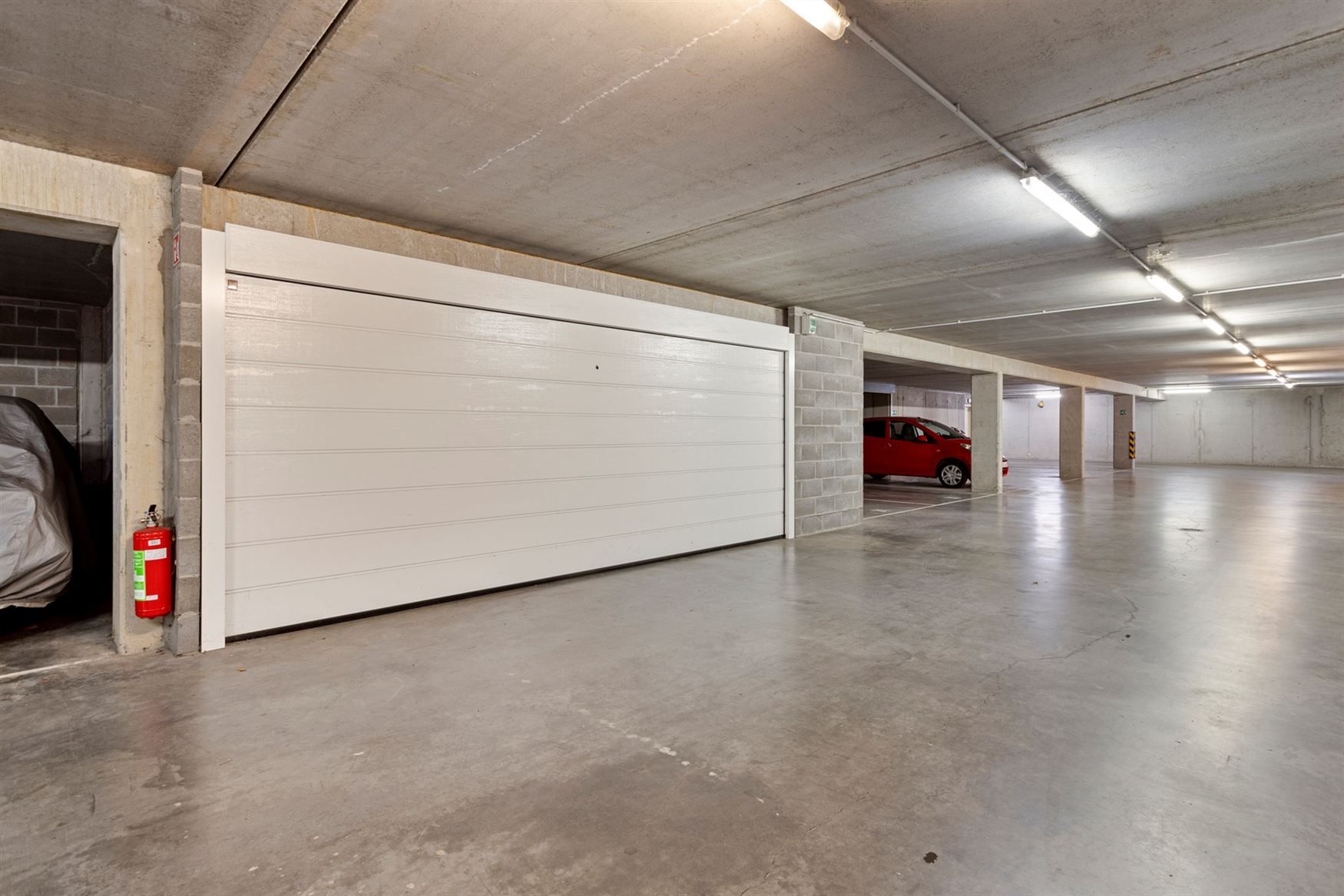 Appartement met groot terras en dubbele garage  foto 12