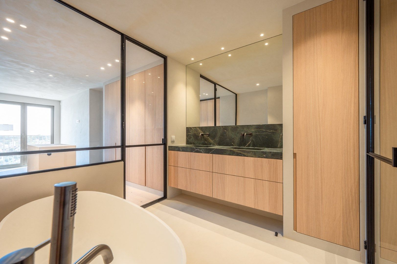 Luxueus appartement met frontaal zeezicht in het Zoute Knokke foto 27