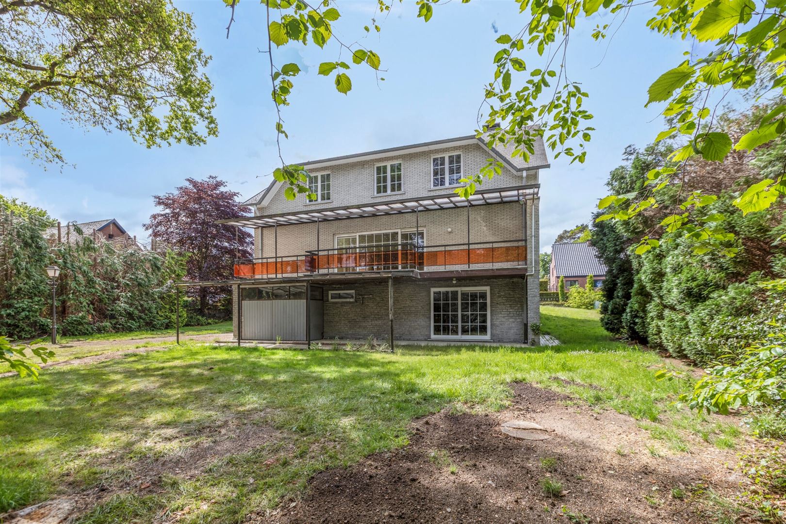 Ruime villa met 5 slaapkamers vlakbij Park Molenvijvers in Genk foto 49