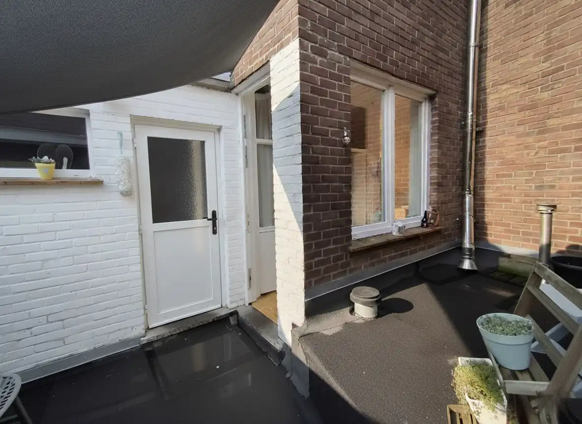 GEZELLIG CAFE MET RUIME WOONST TE HUUR OP TOPLOCATIE IN PITTEM foto 9