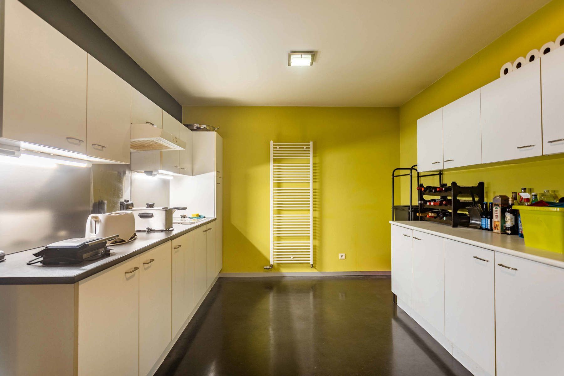 Gebouw met kantoren + woonst + loods op 3670 m2 foto 11