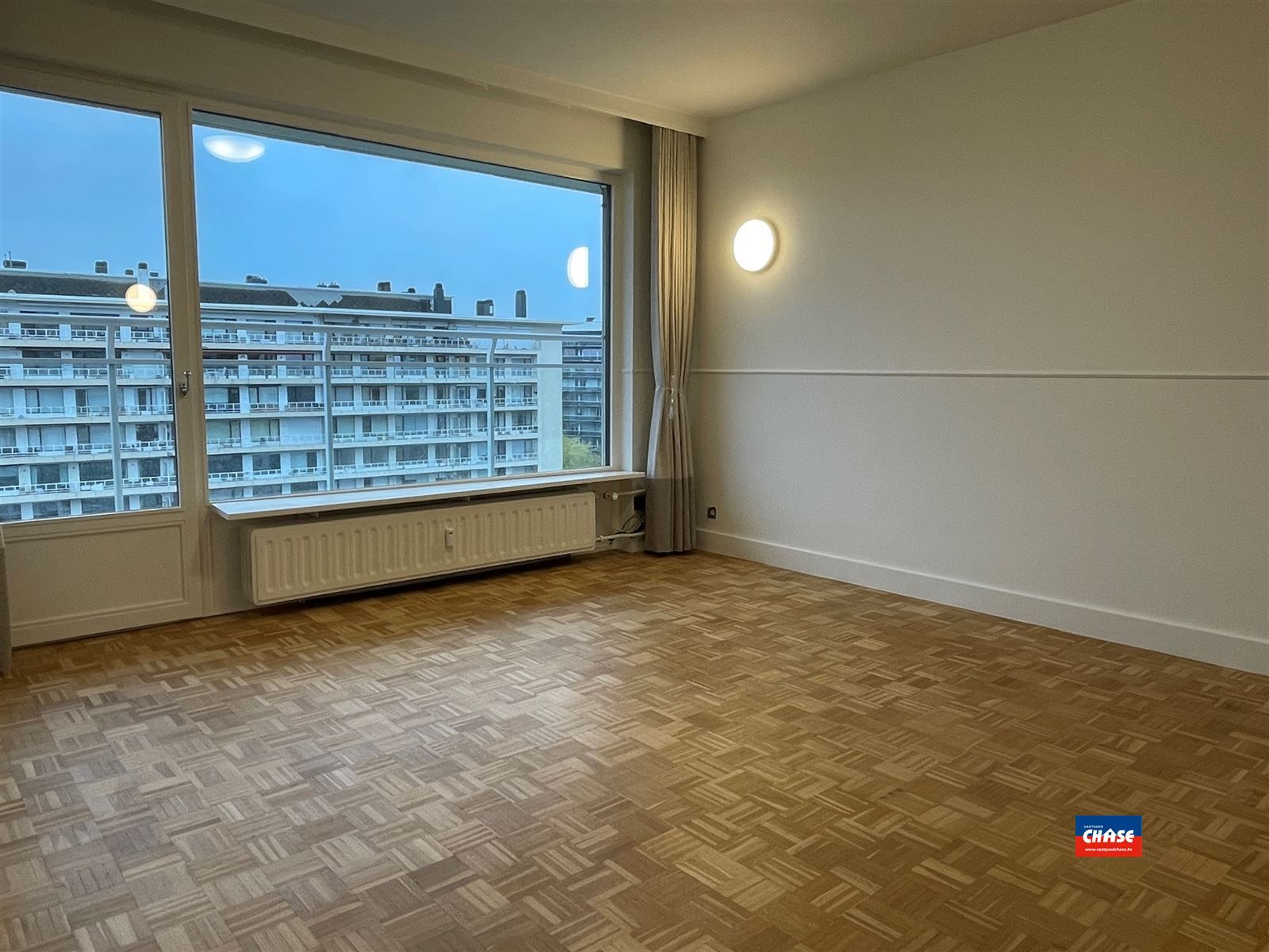 Instapklaar appartement met 2 slaapkamers en terras foto 4